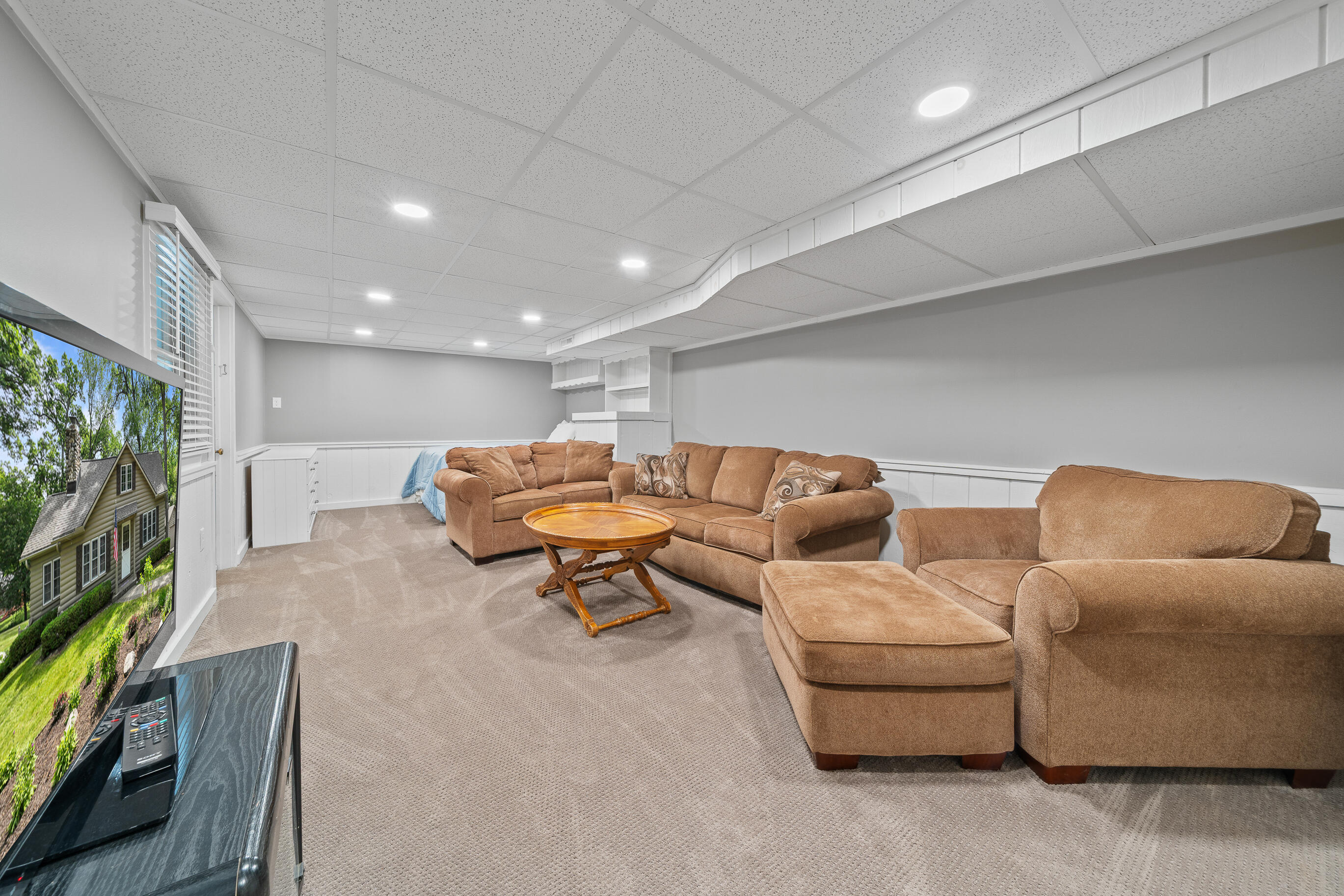 837 Van Slyke Dr