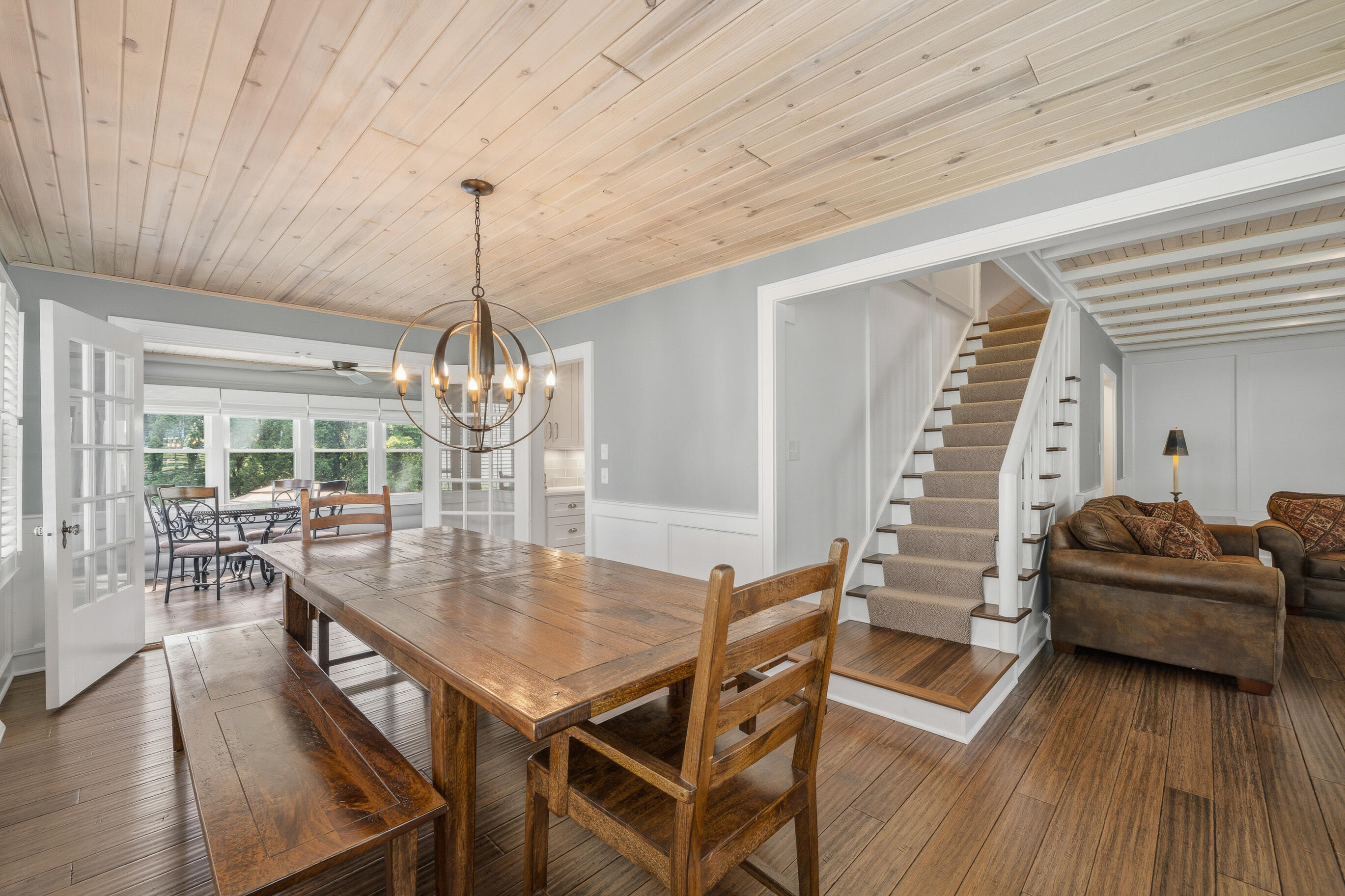 837 Van Slyke Dr