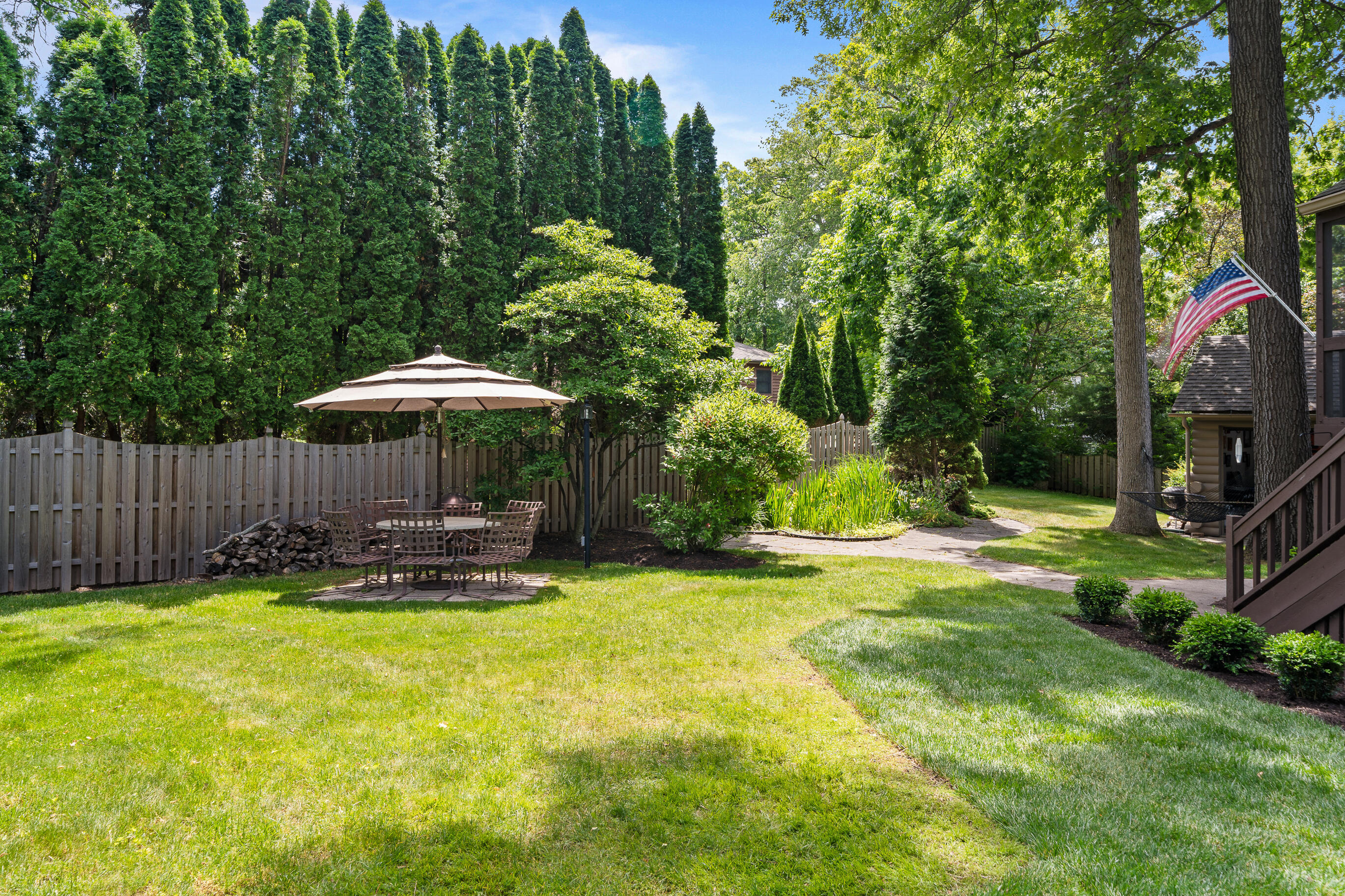 837 Van Slyke Dr