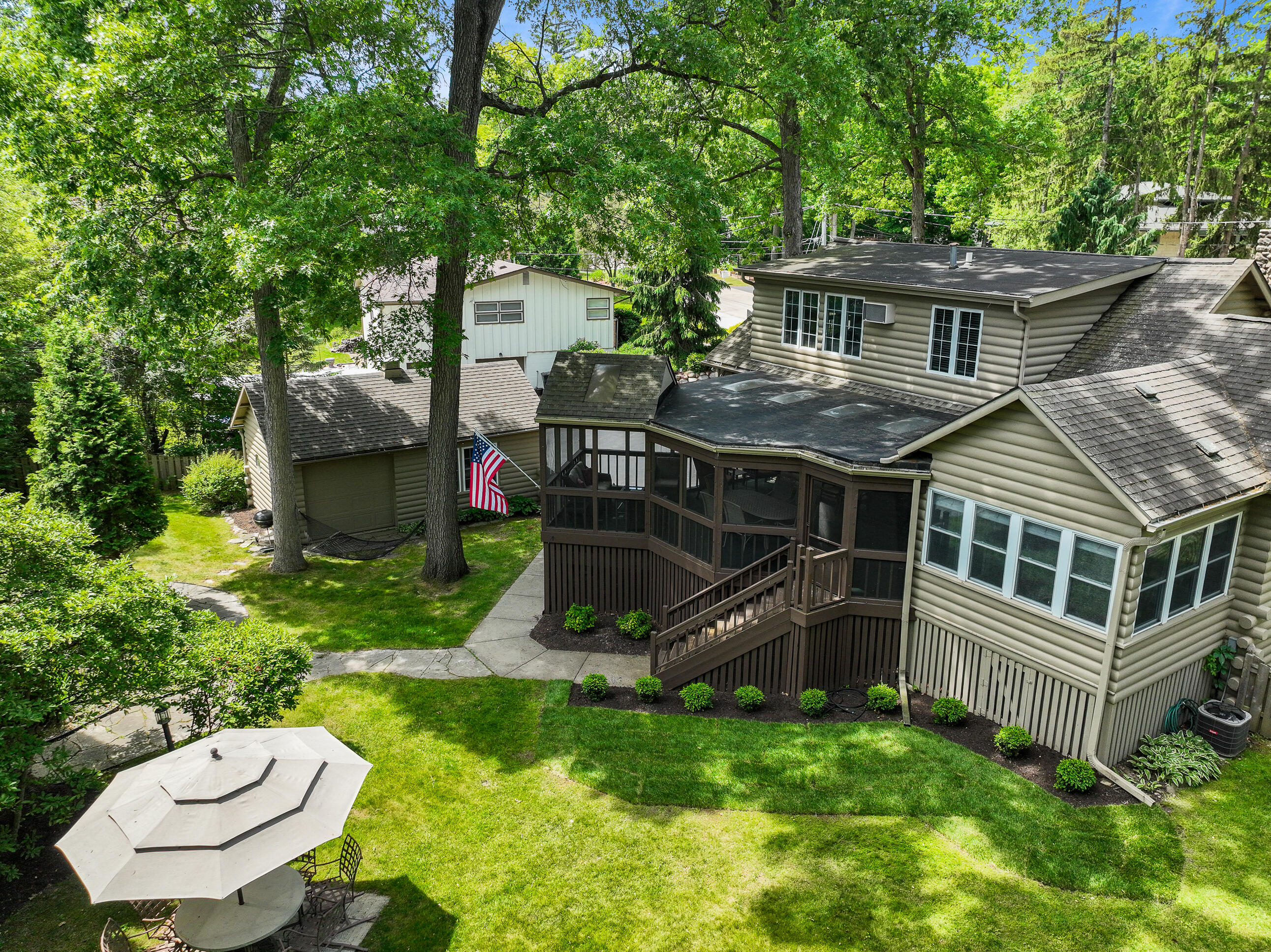 837 Van Slyke Dr