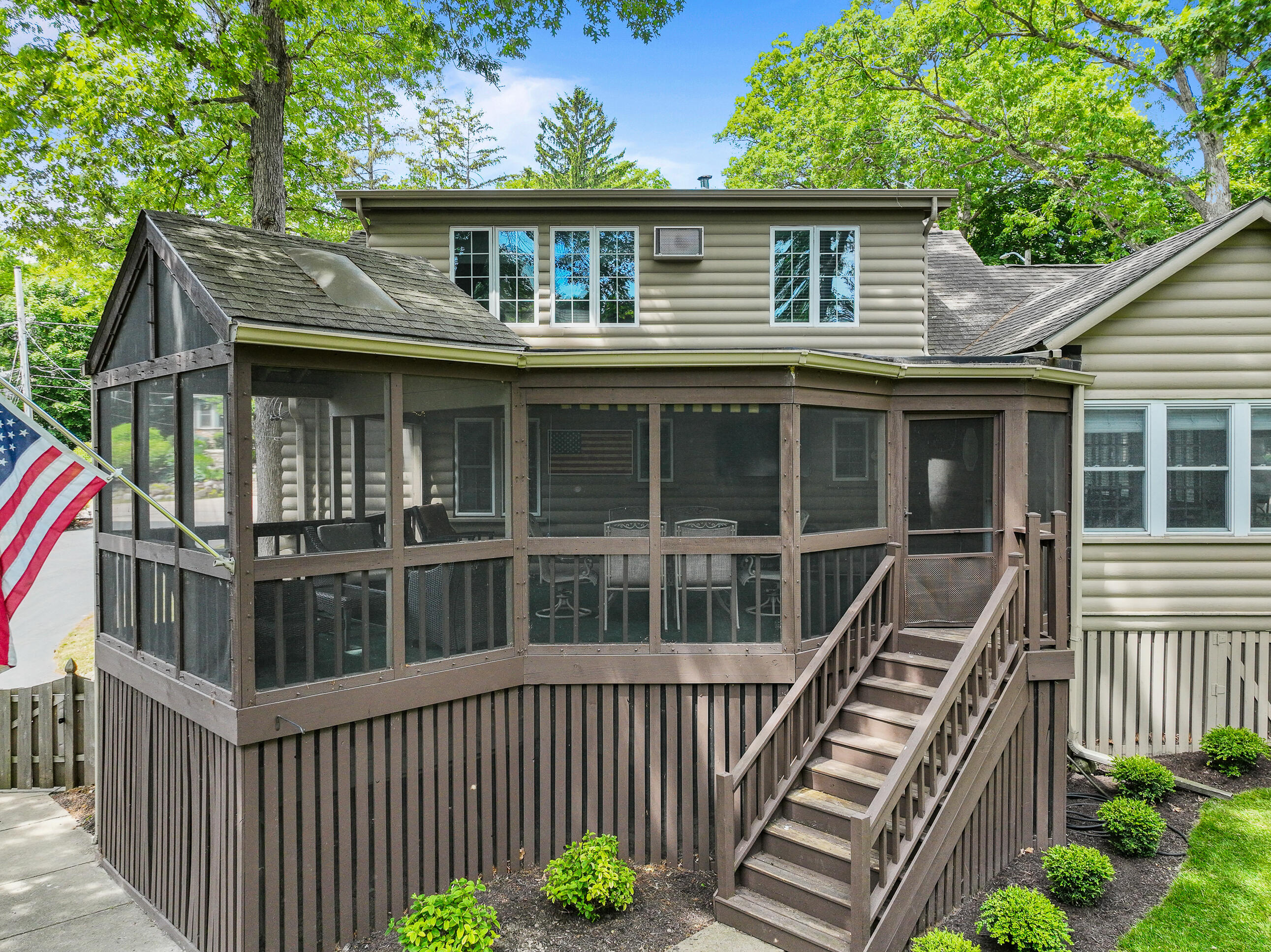 837 Van Slyke Dr