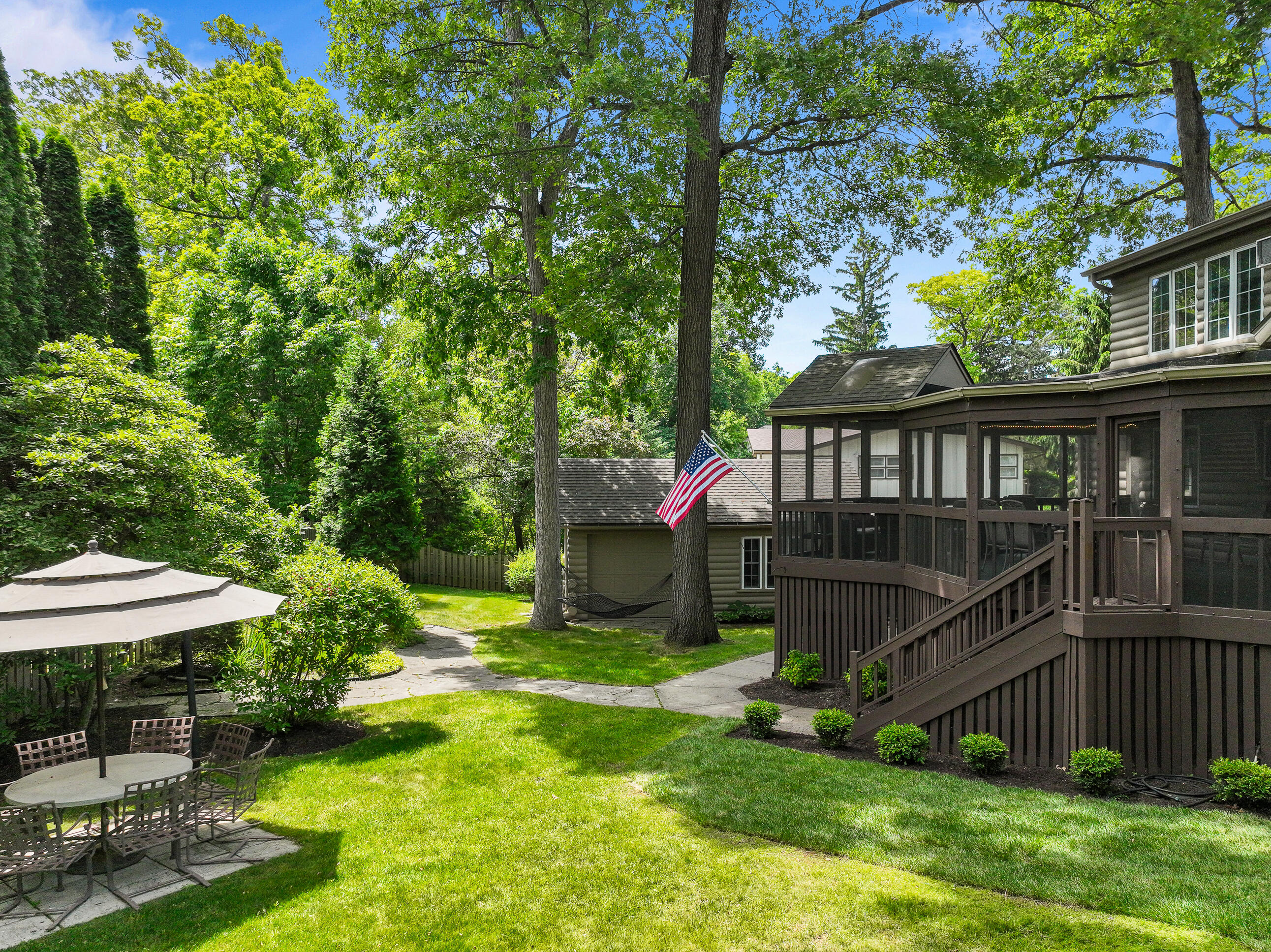 837 Van Slyke Dr