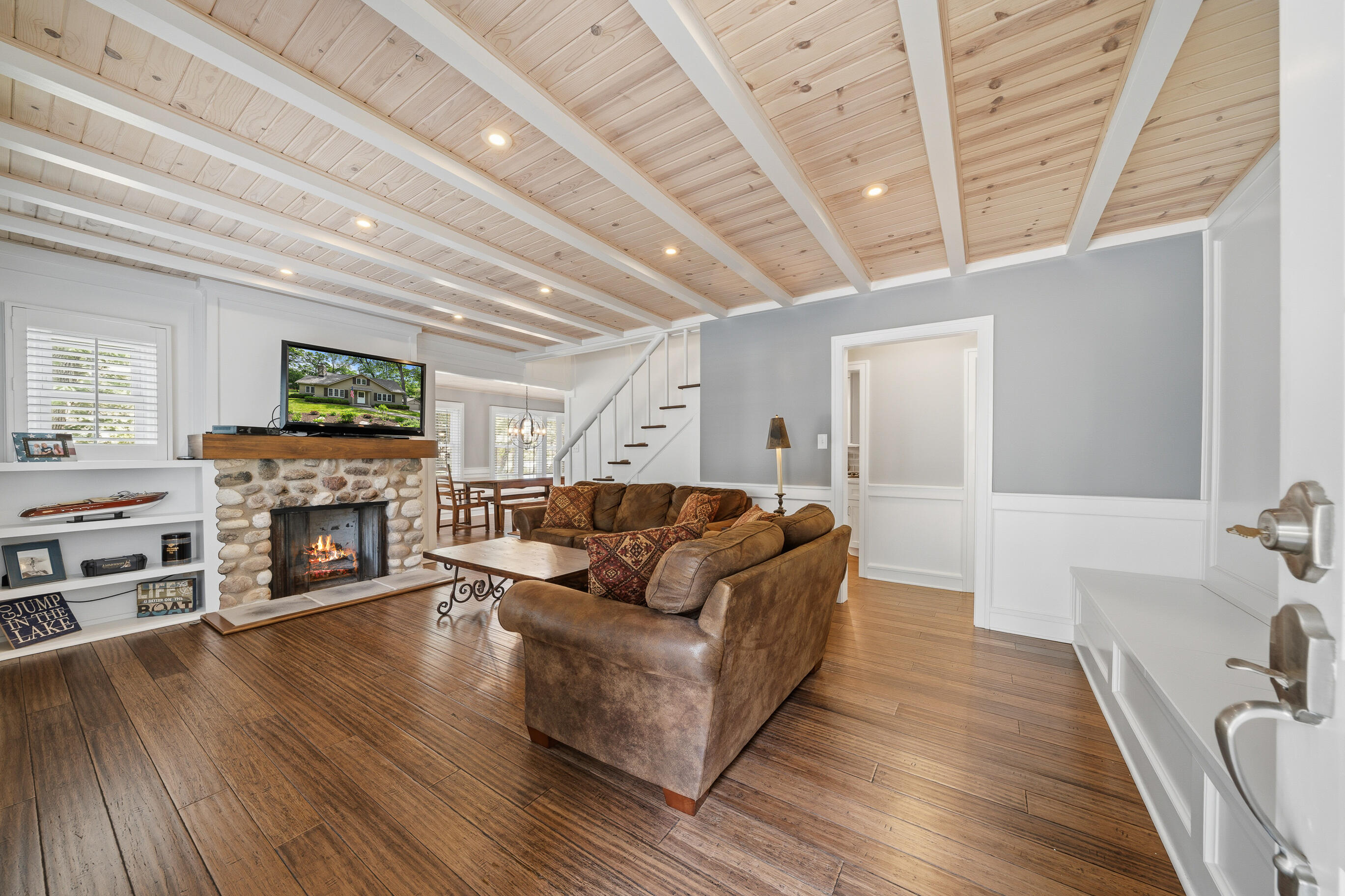 837 Van Slyke Dr