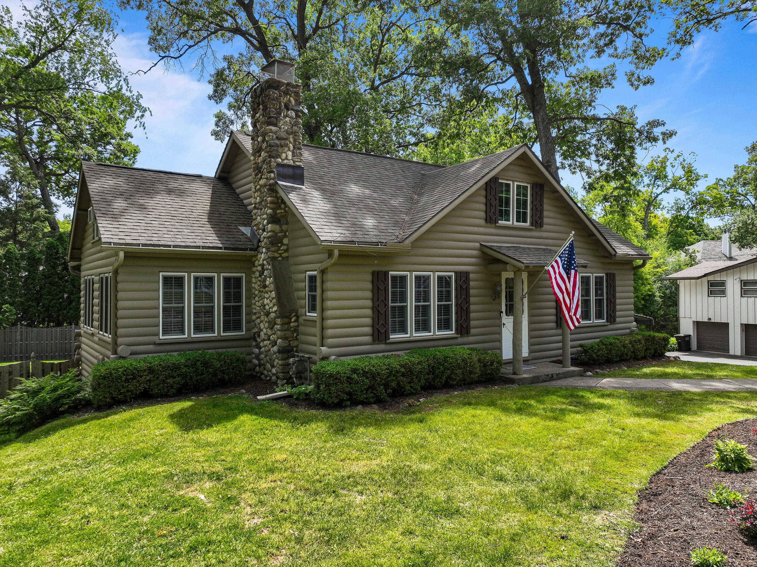 837 Van Slyke Dr