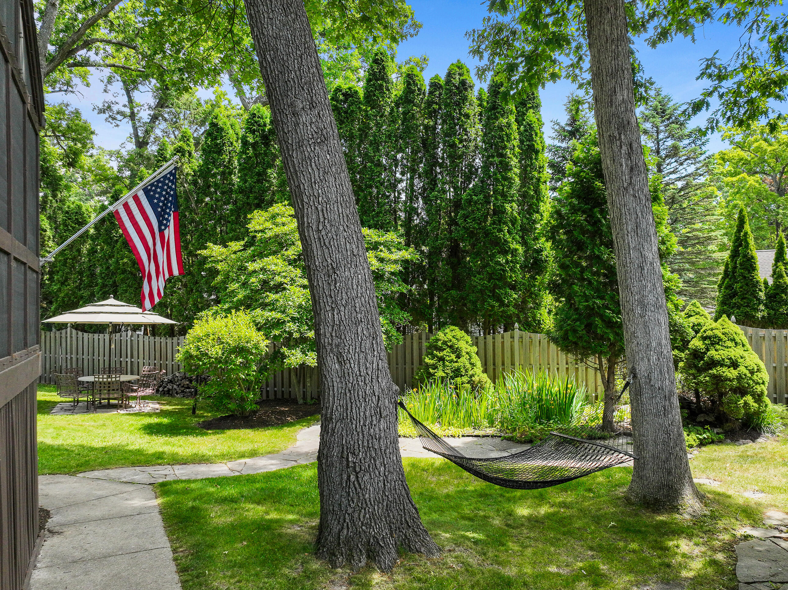 837 Van Slyke Dr