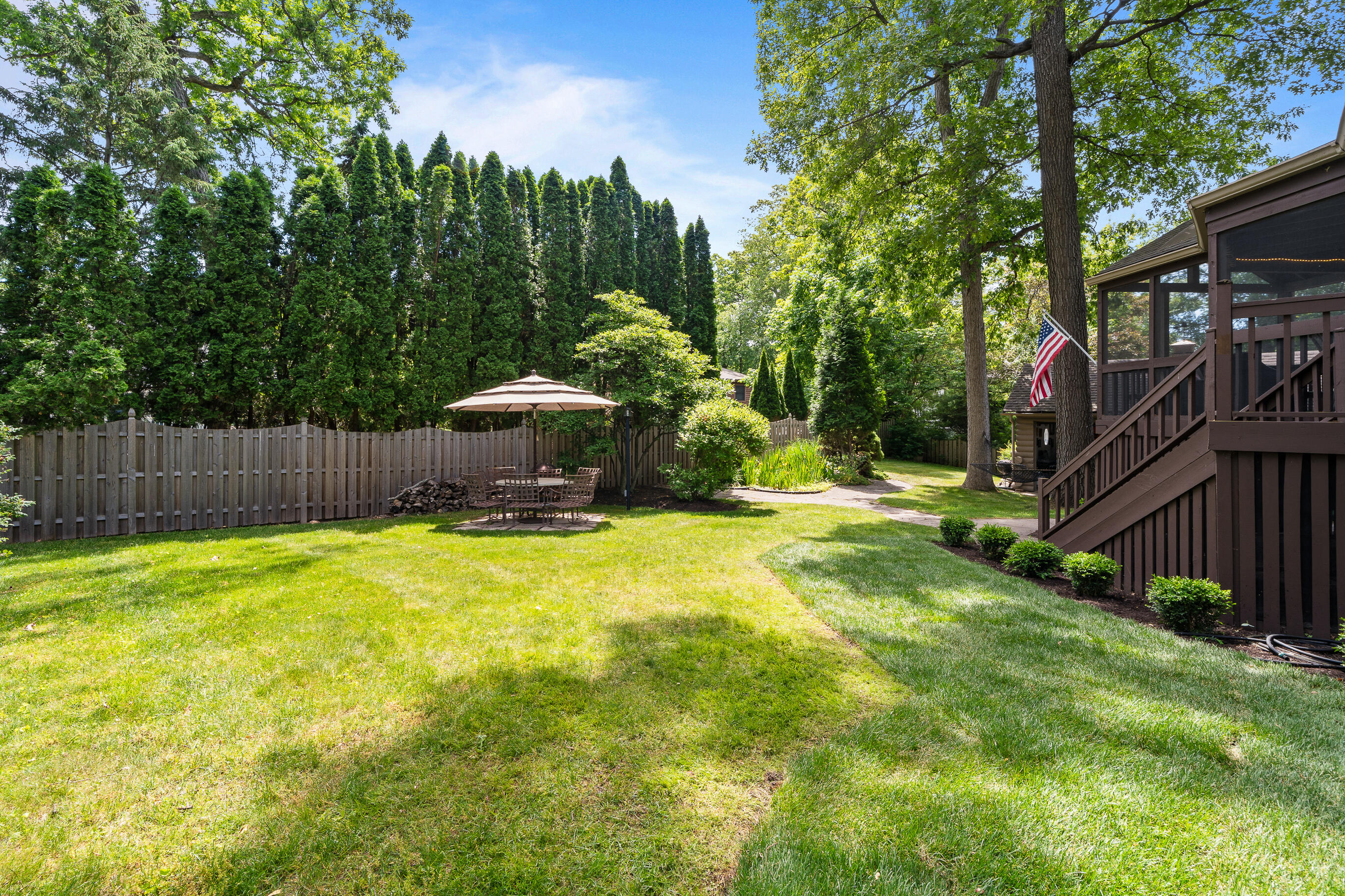 837 Van Slyke Dr