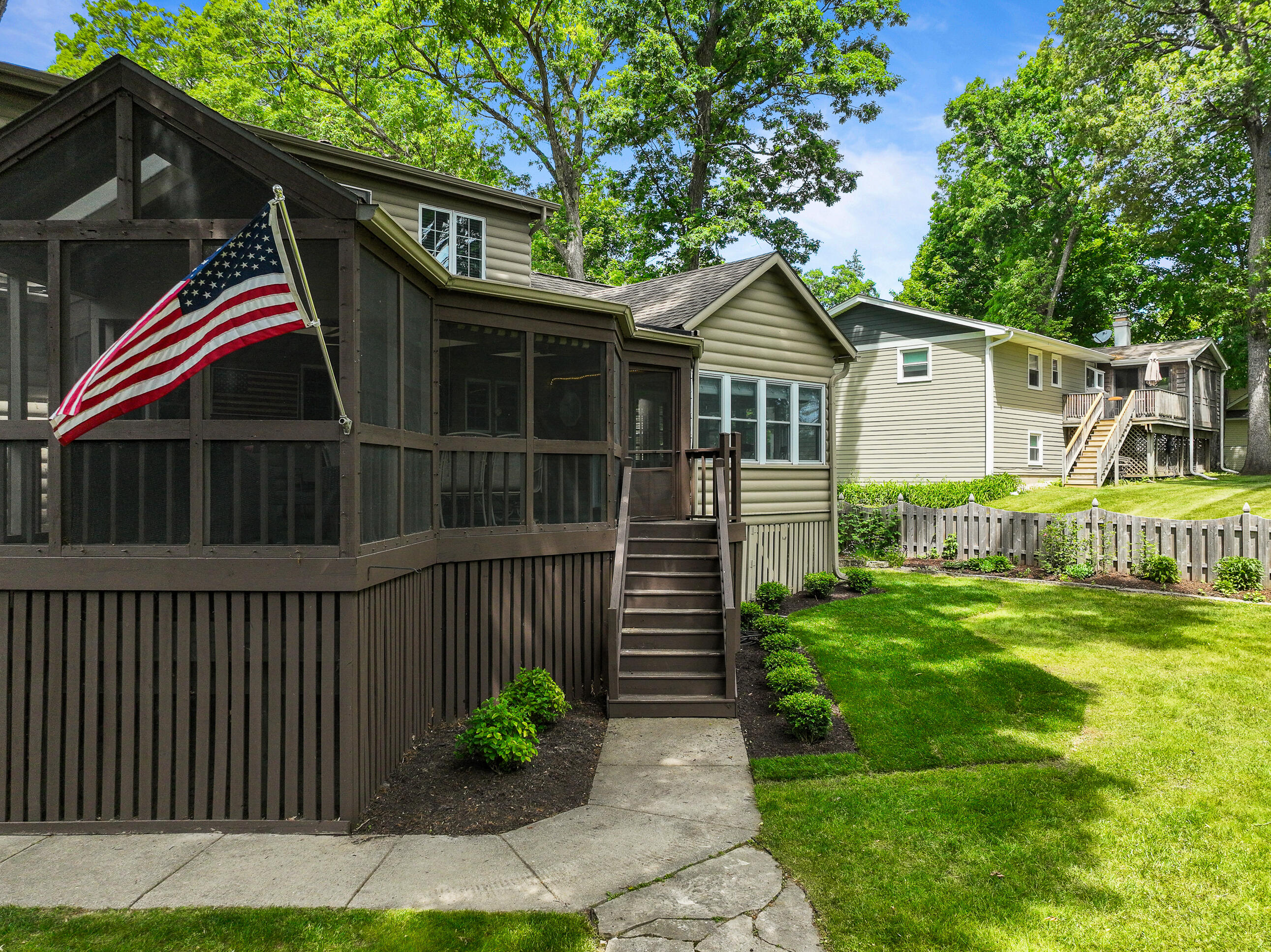 837 Van Slyke Dr