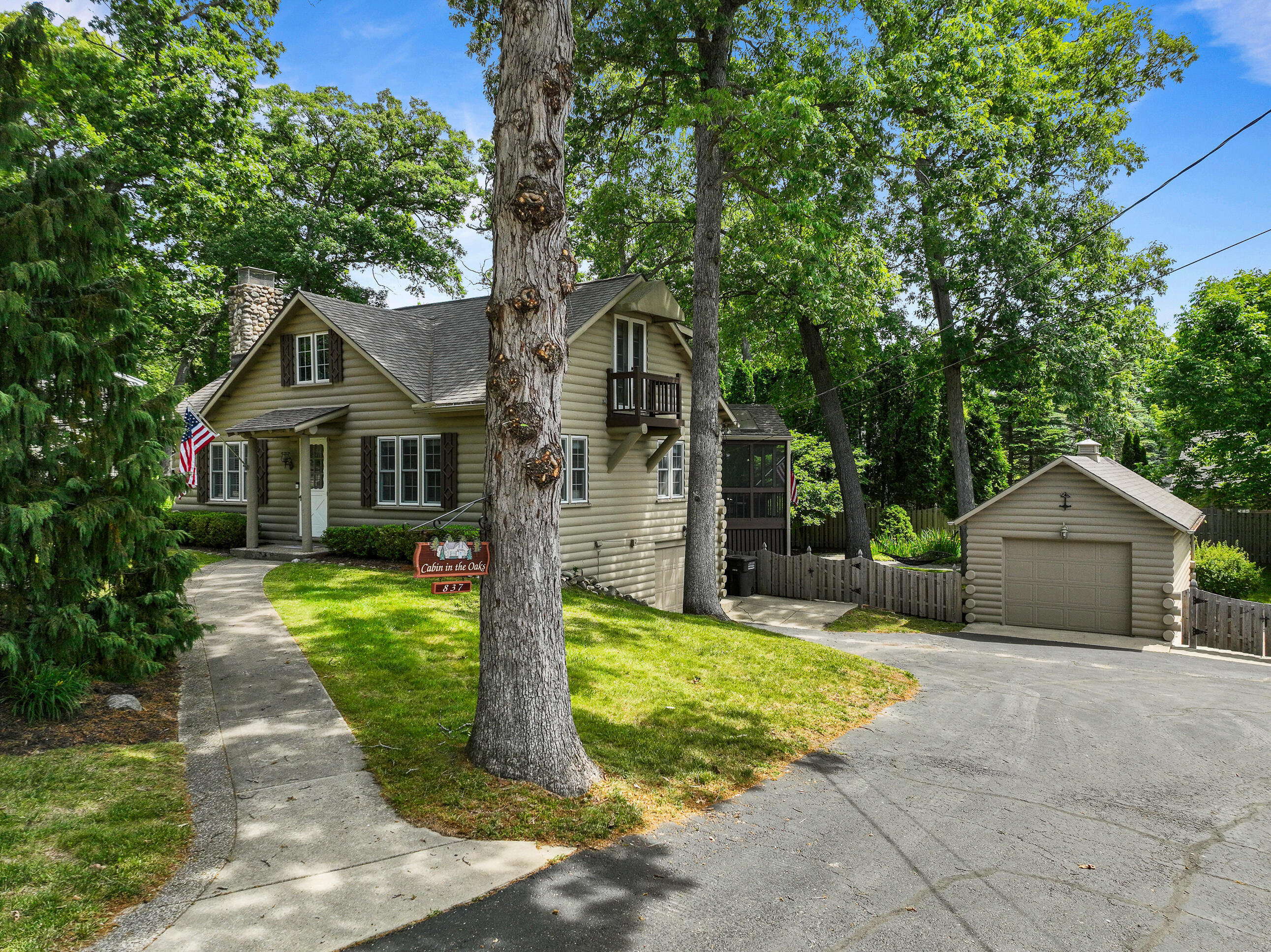 837 Van Slyke Dr