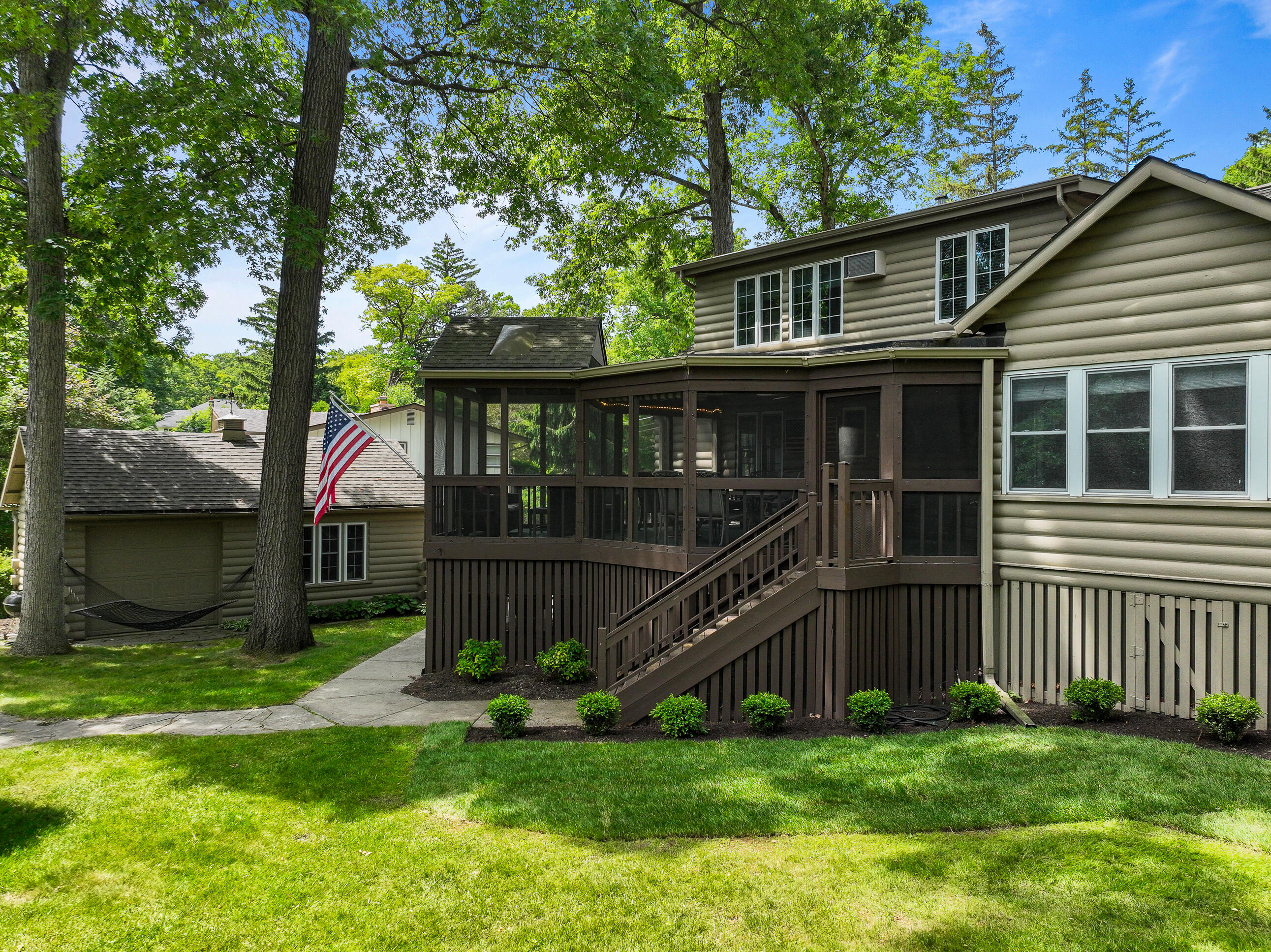 837 Van Slyke Dr