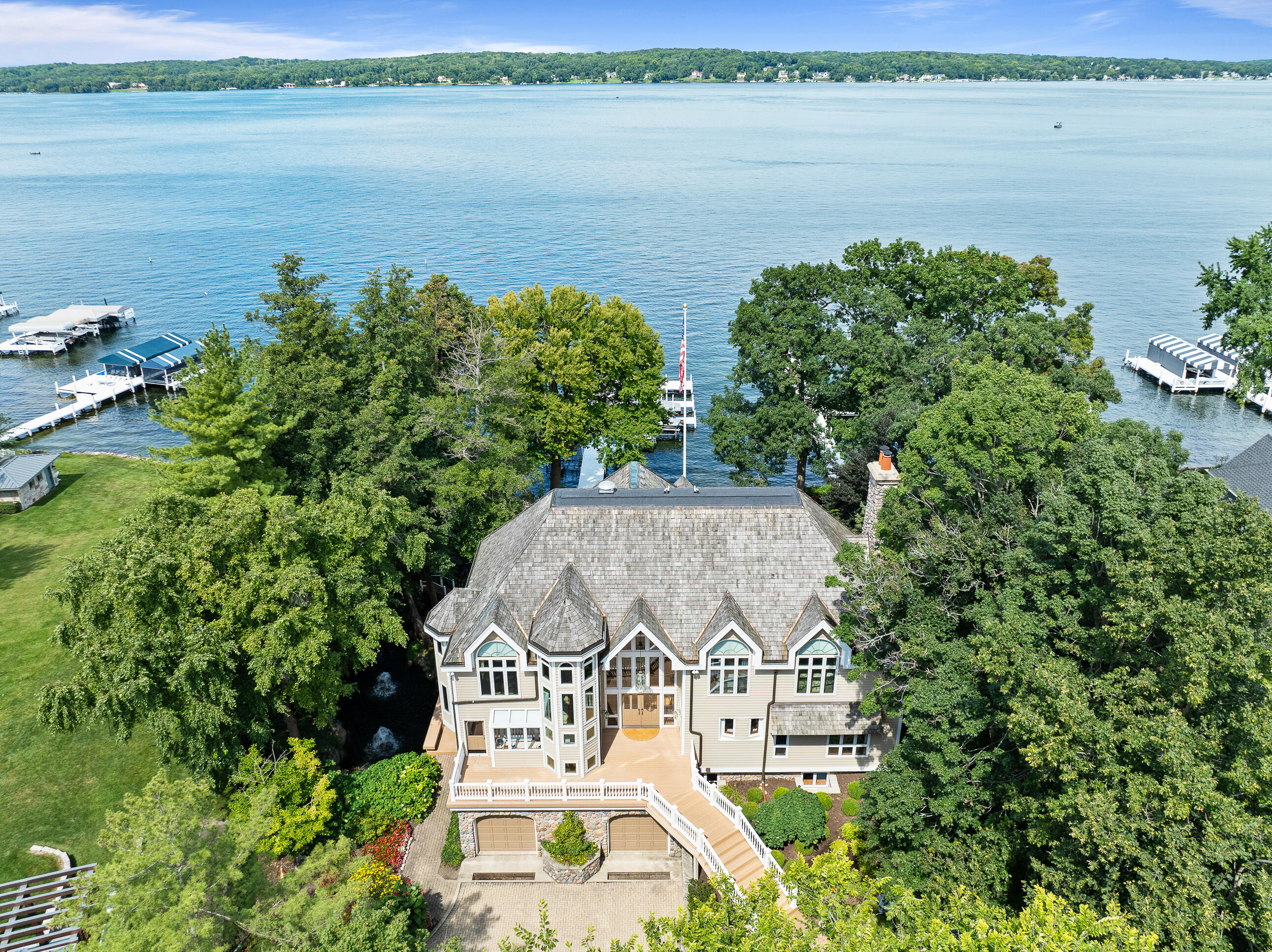 W2908 Walcowis Dr