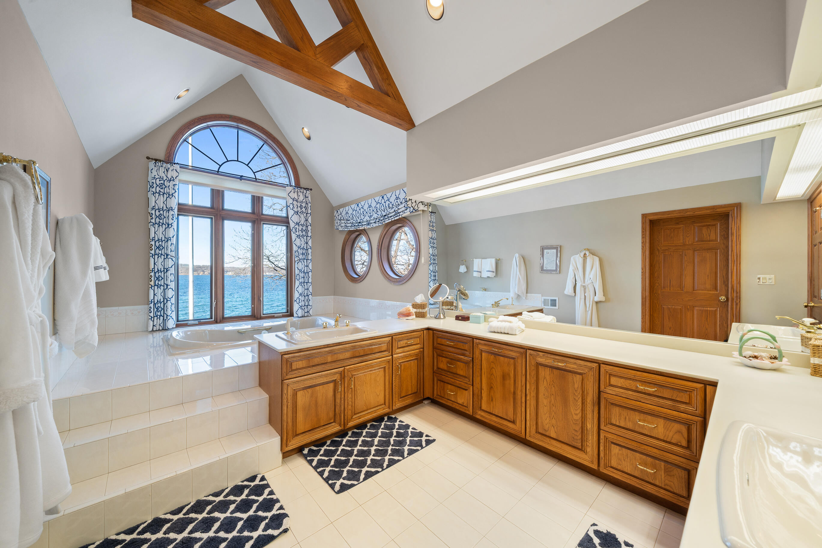 W2908 Walcowis Dr