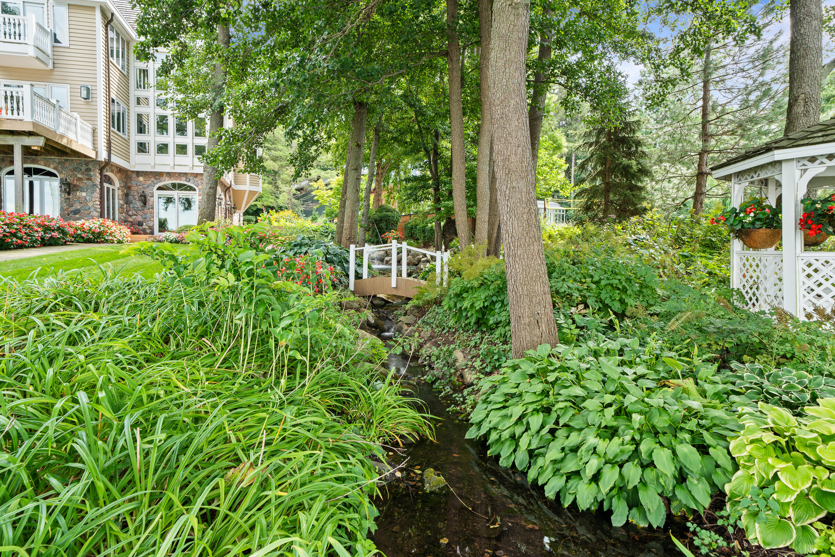 W2908 Walcowis Dr