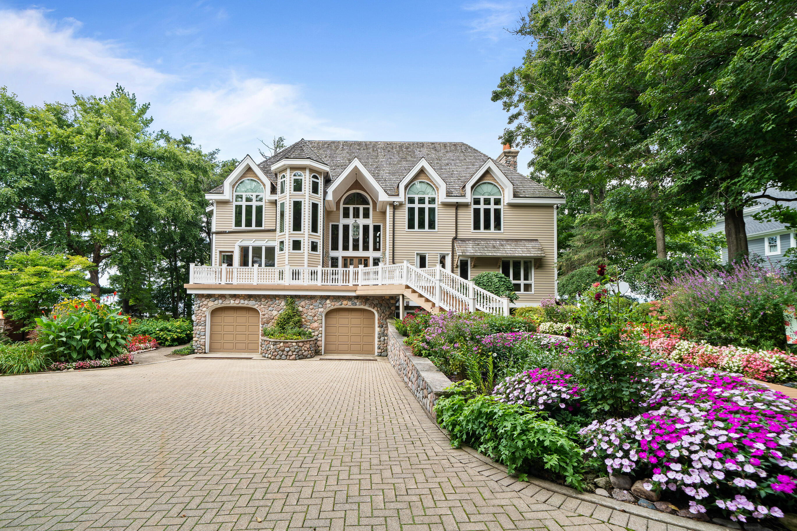 W2908 Walcowis Dr