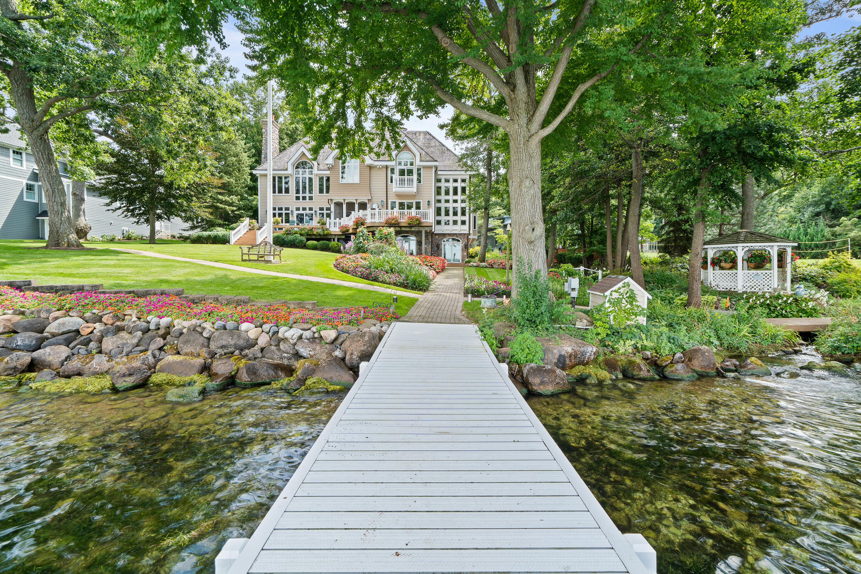 W2908 Walcowis Dr