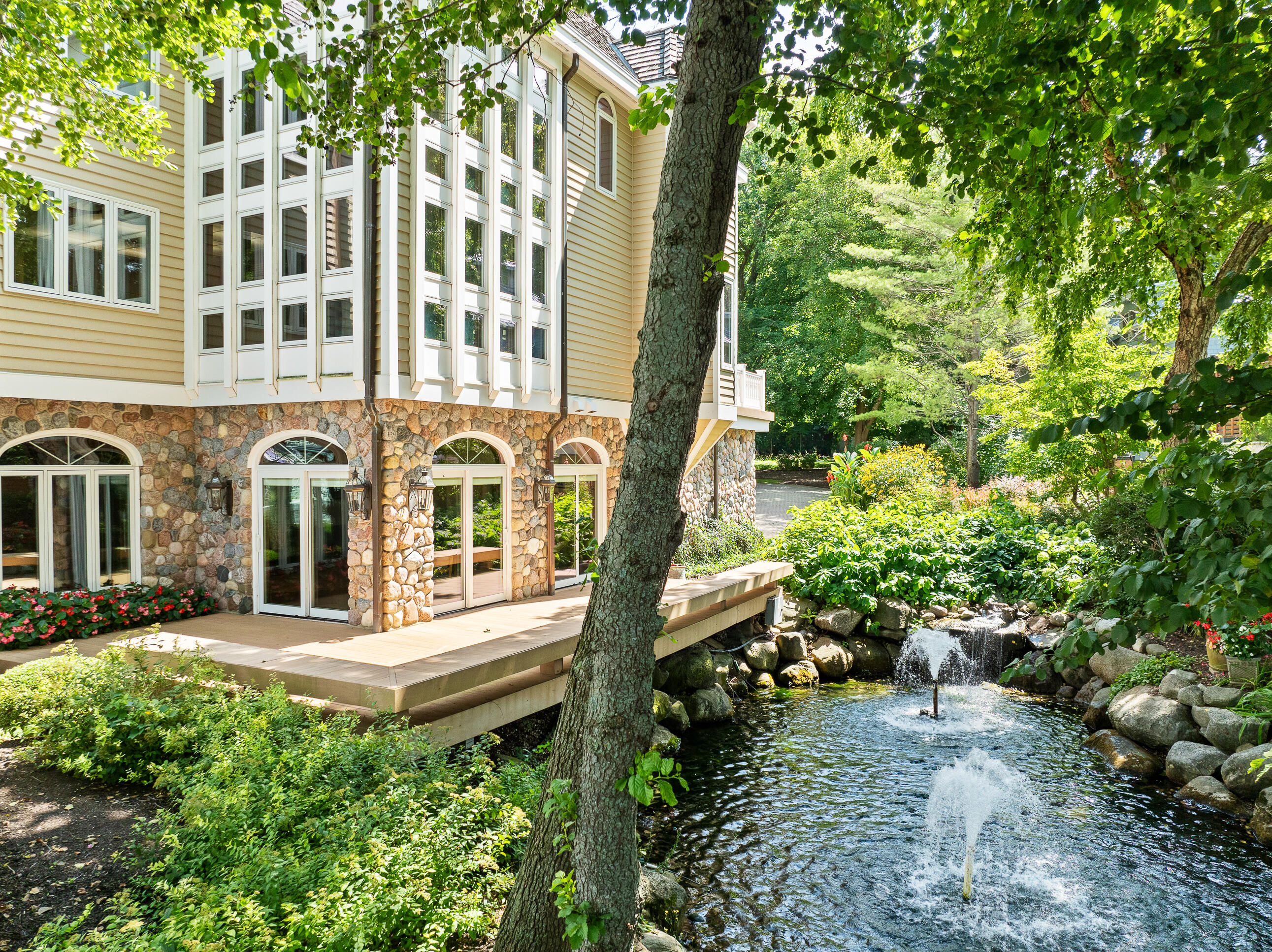 W2908 Walcowis Dr