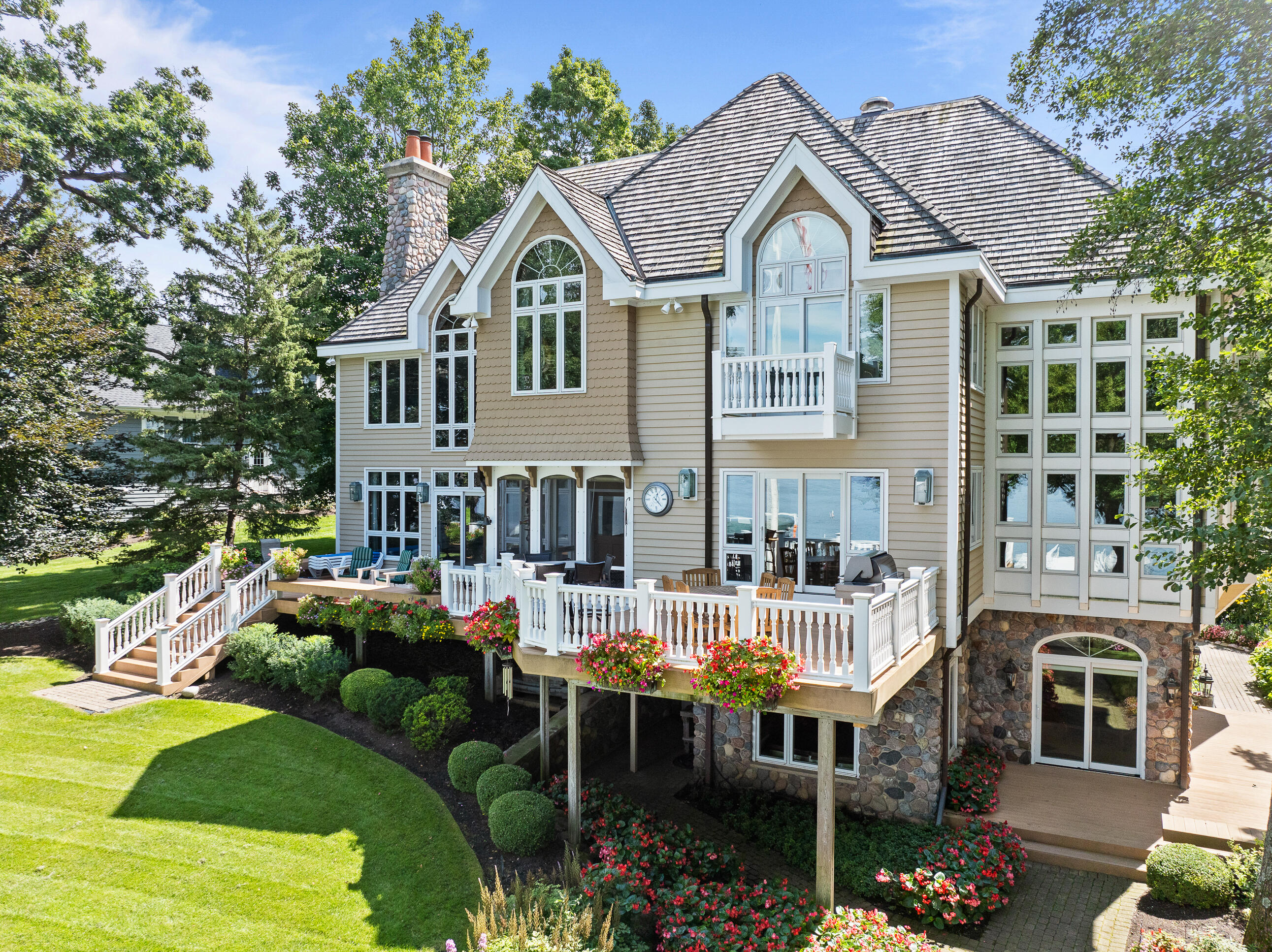 W2908 Walcowis Dr