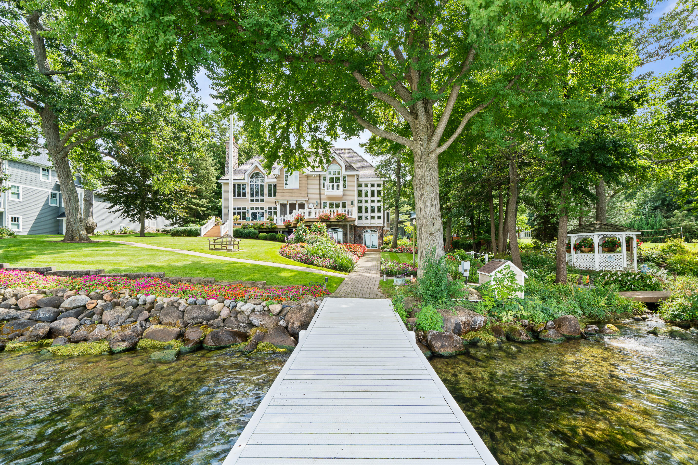 W2908 Walcowis Dr