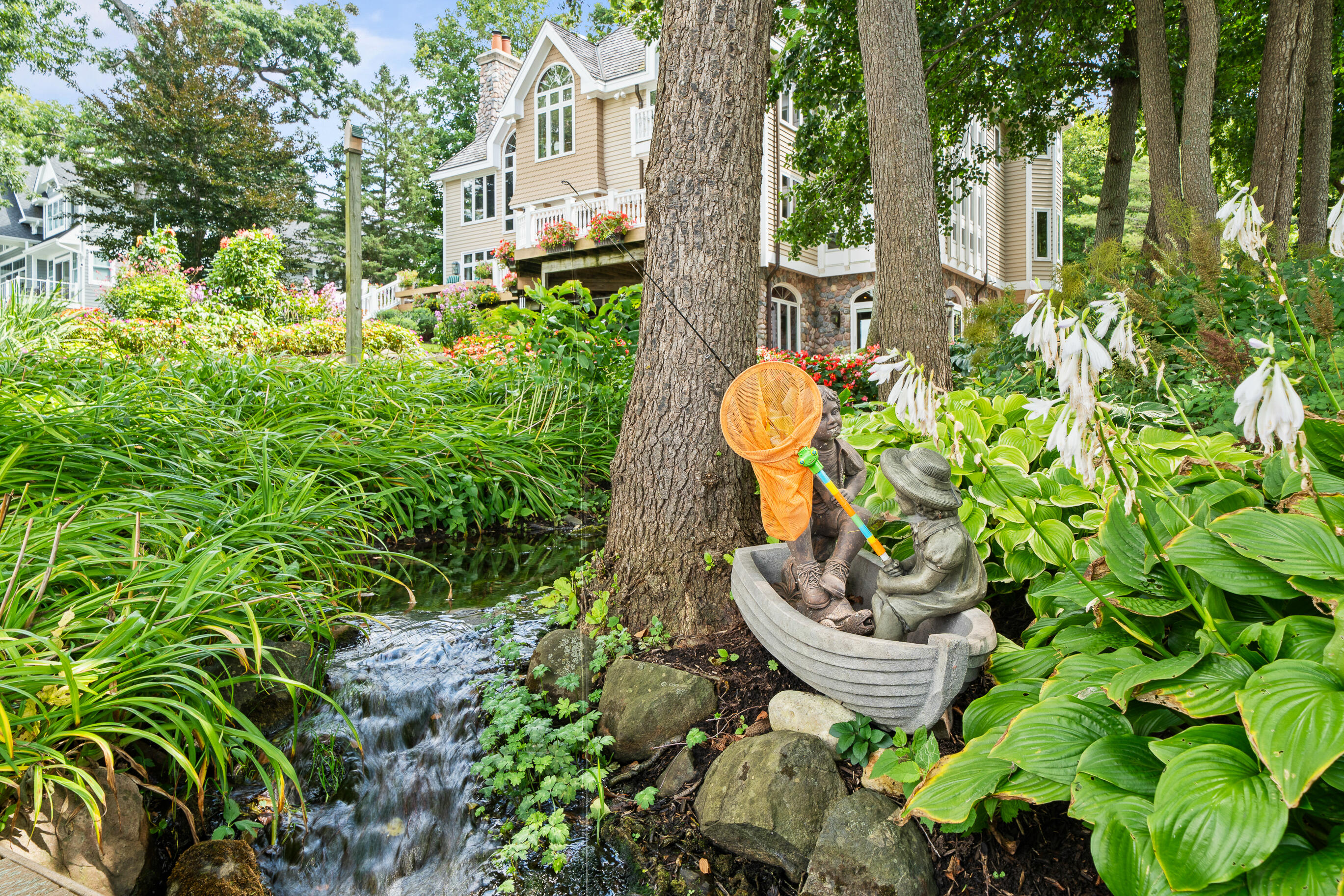 W2908 Walcowis Dr