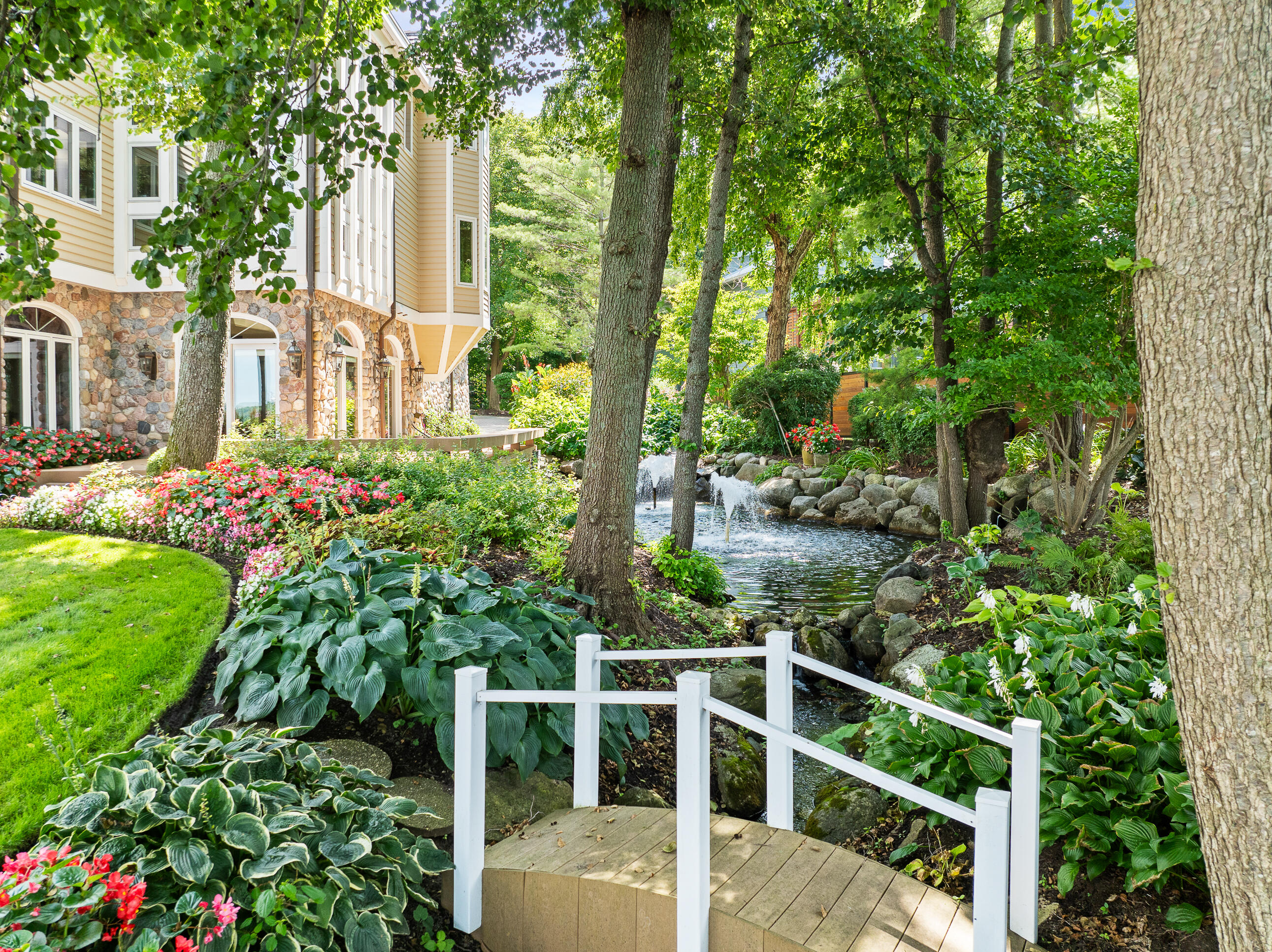 W2908 Walcowis Dr