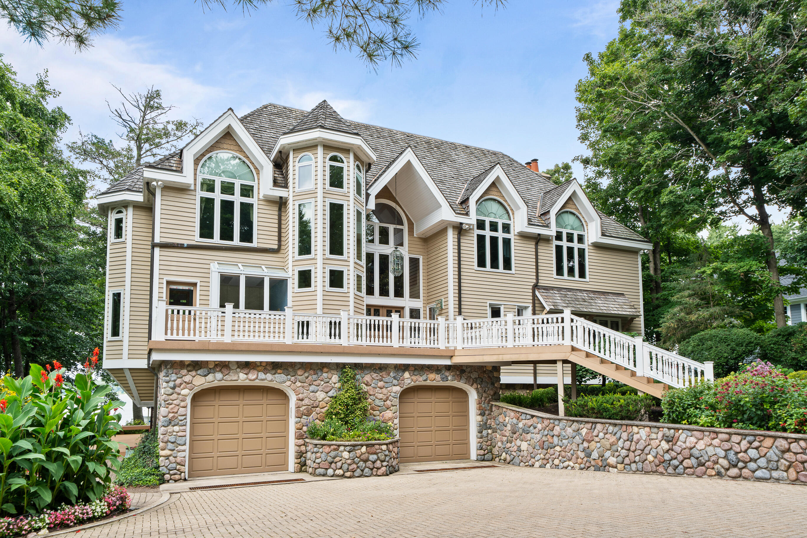 W2908 Walcowis Dr