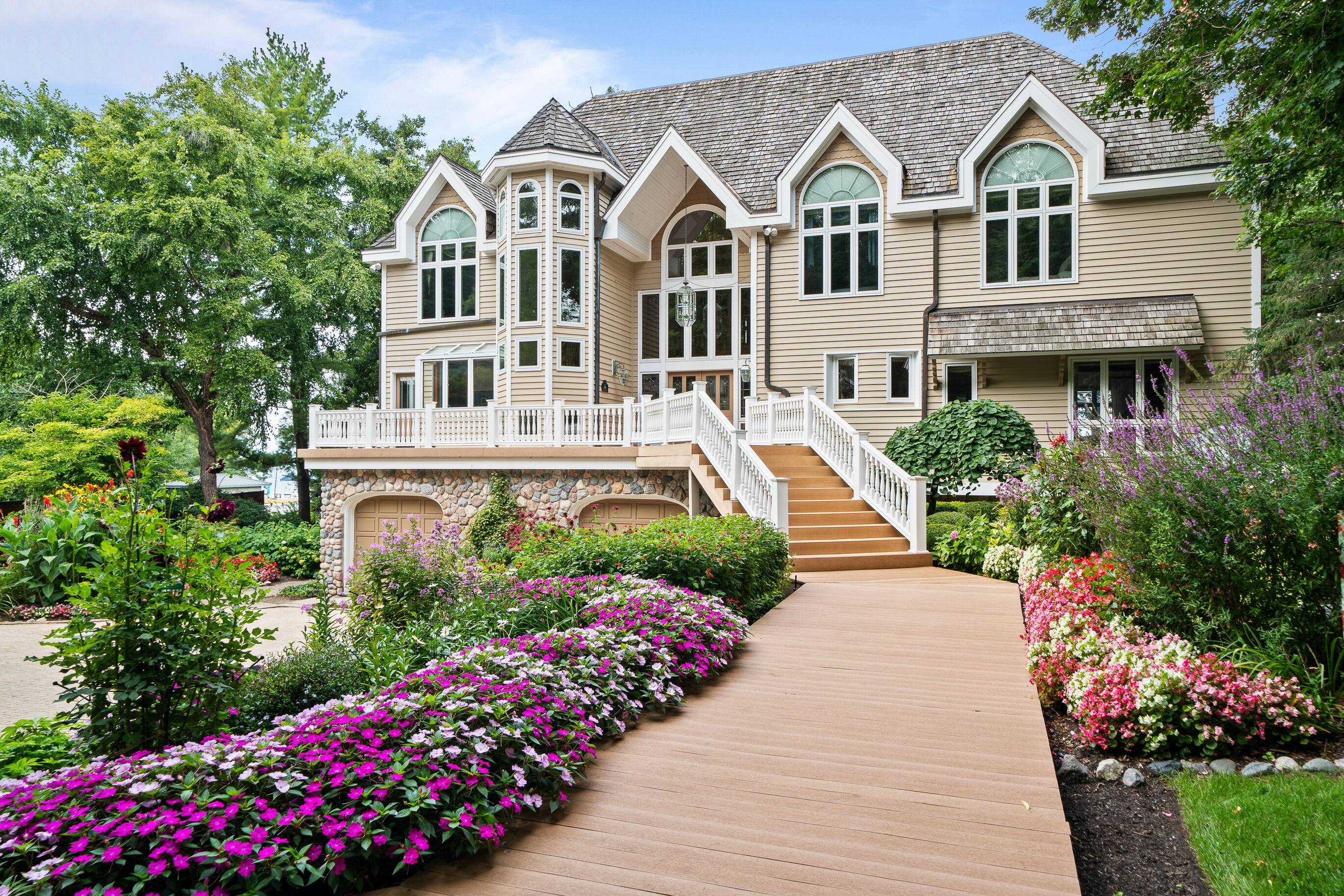 W2908 Walcowis Dr