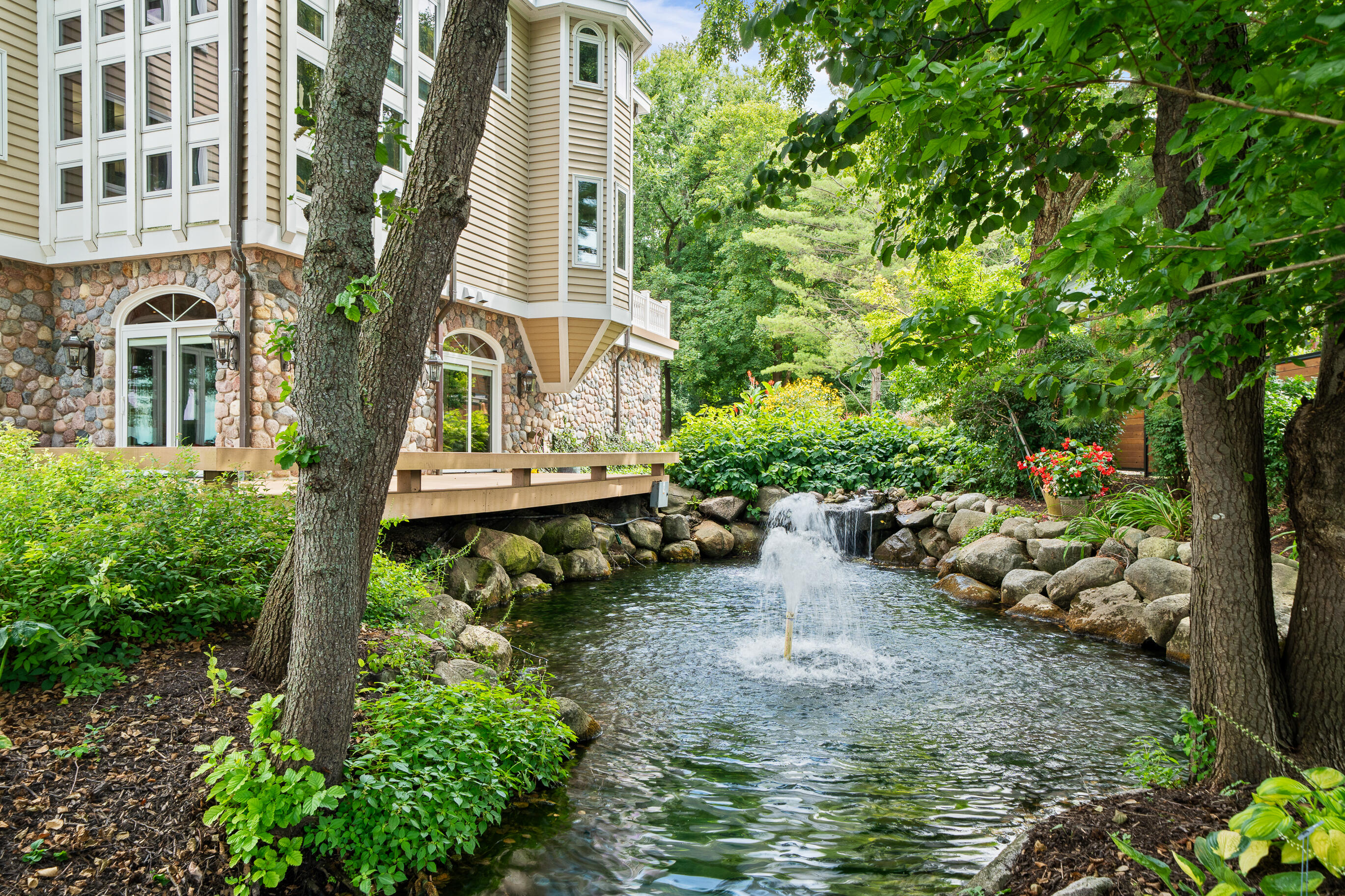 W2908 Walcowis Dr