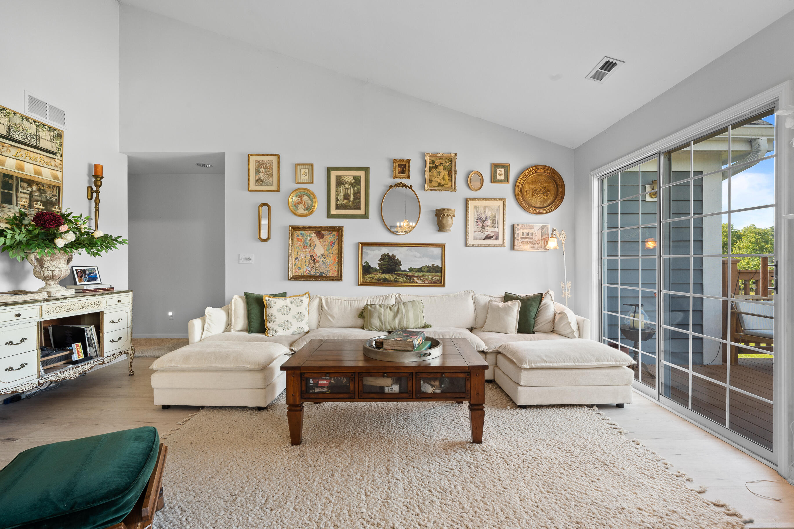 1076 Lakeland Way, 9-55