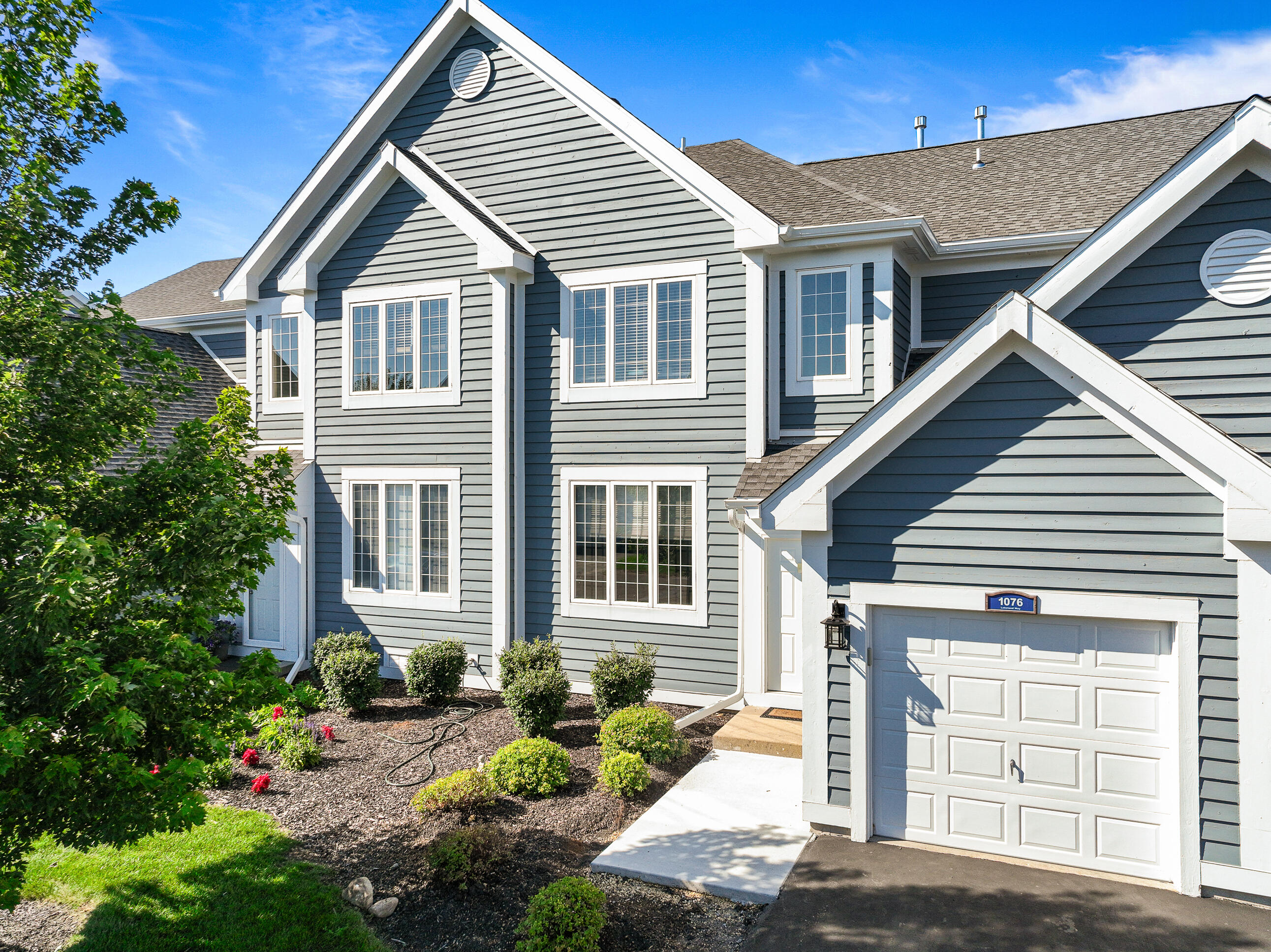 1076 Lakeland Way, 9-55