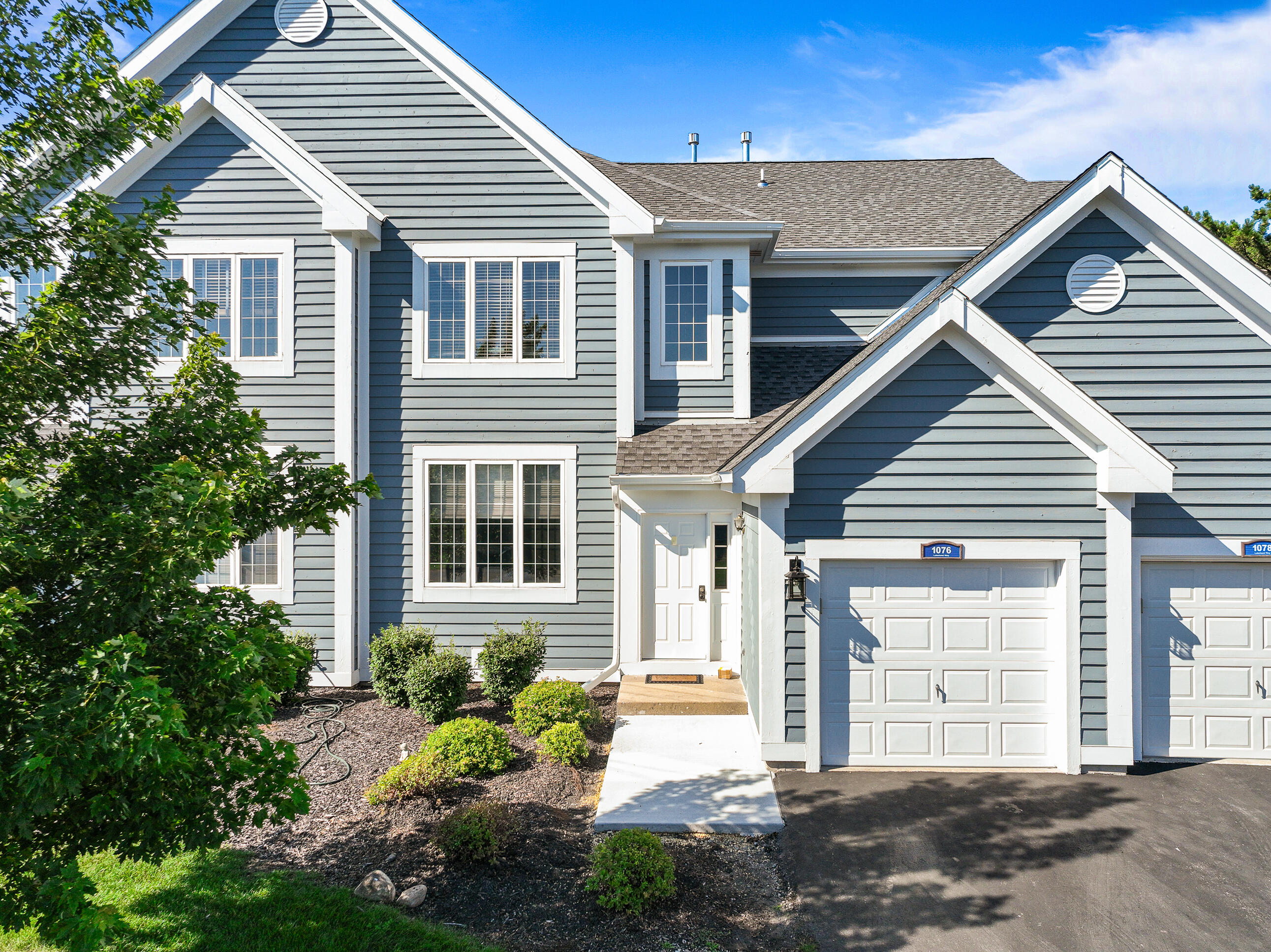 1076 Lakeland Way, 9-55