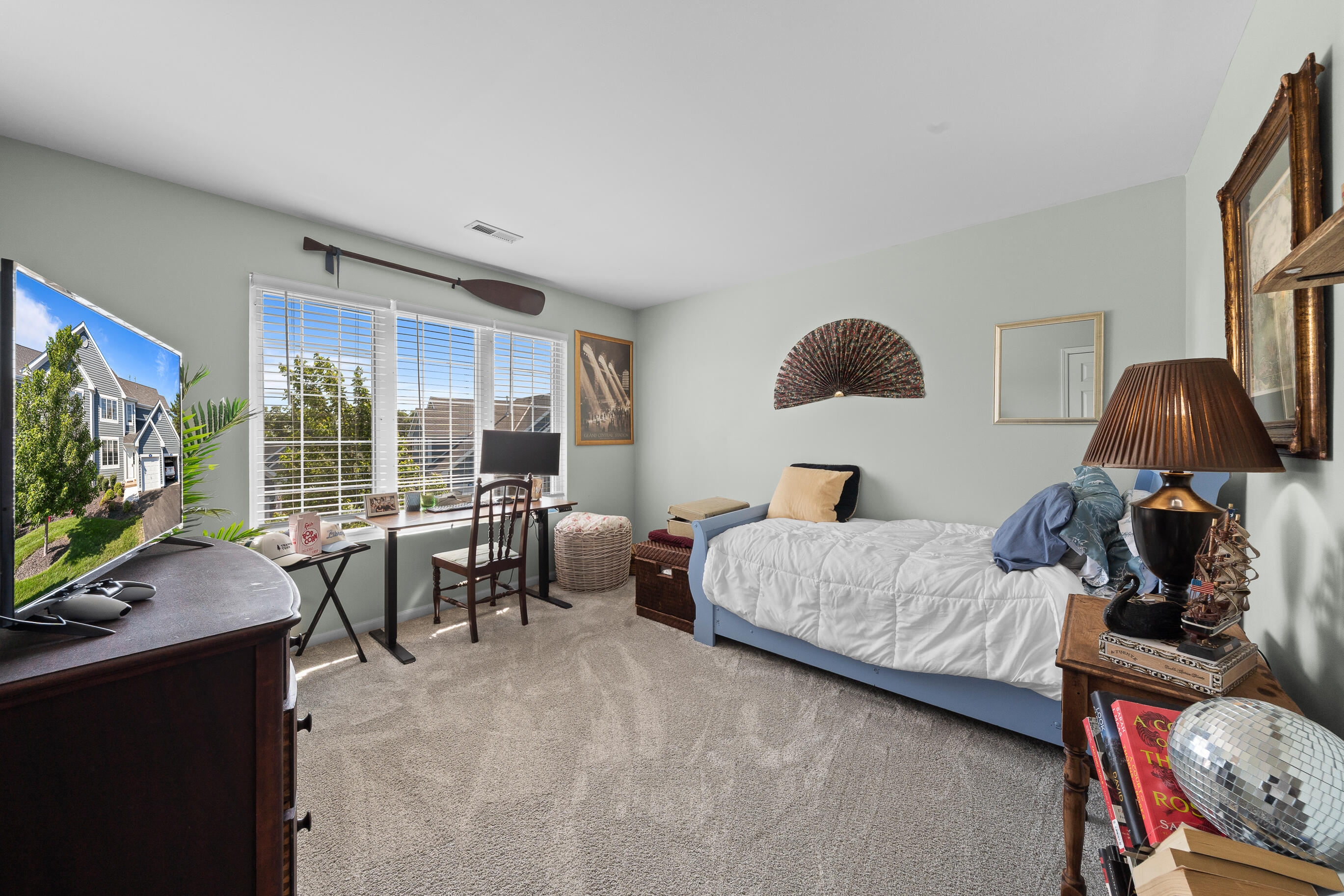 1076 Lakeland Way, 9-55
