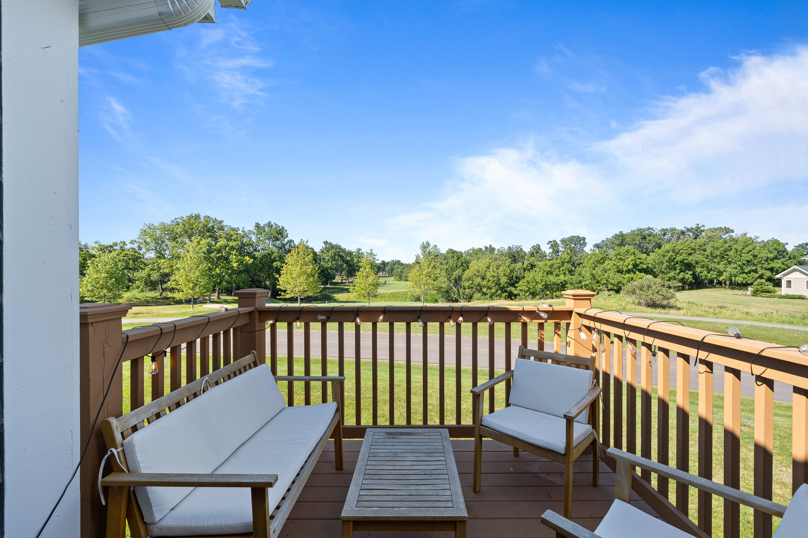 1076 Lakeland Way, 9-55