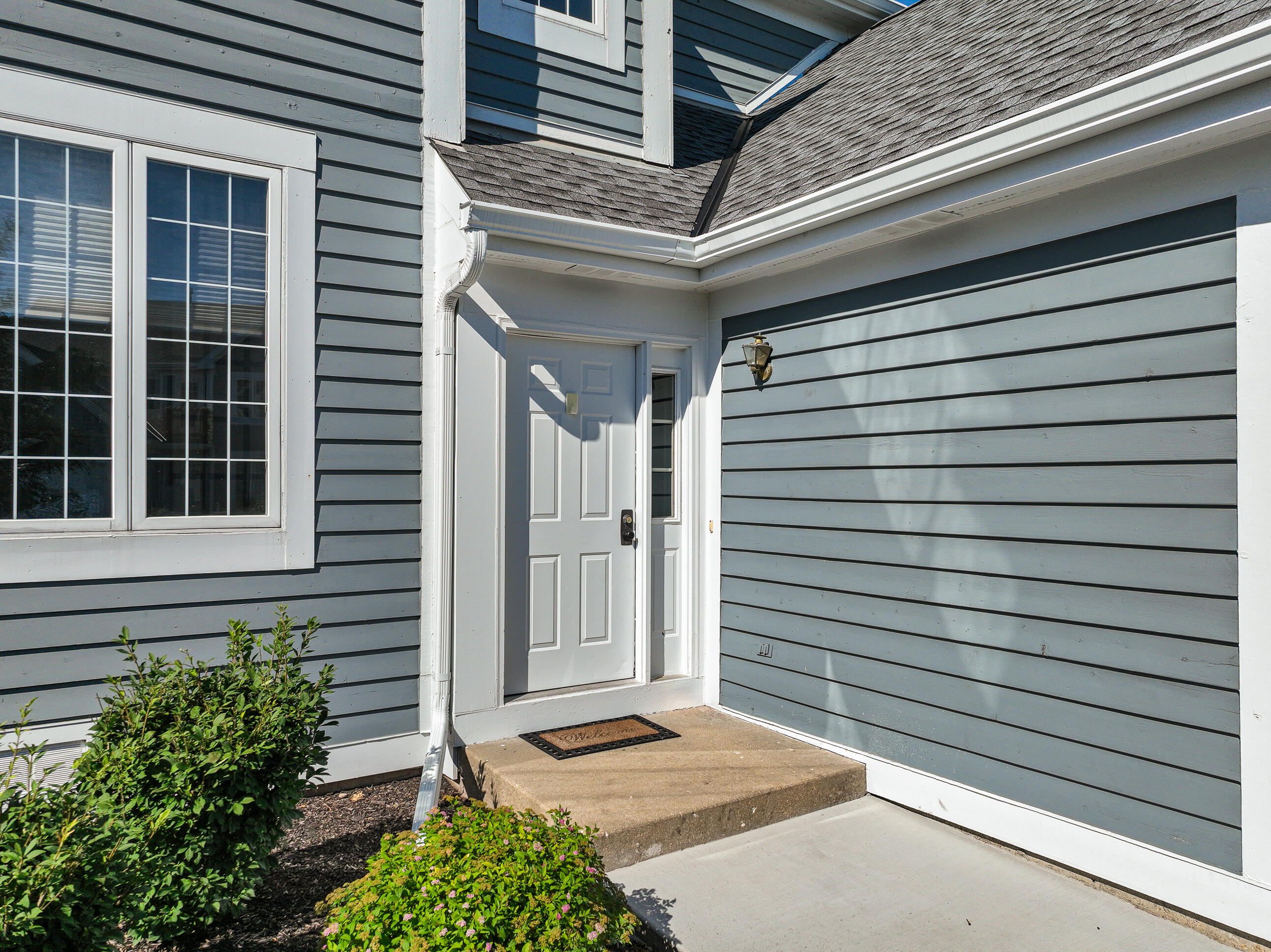 1076 Lakeland Way, 9-55
