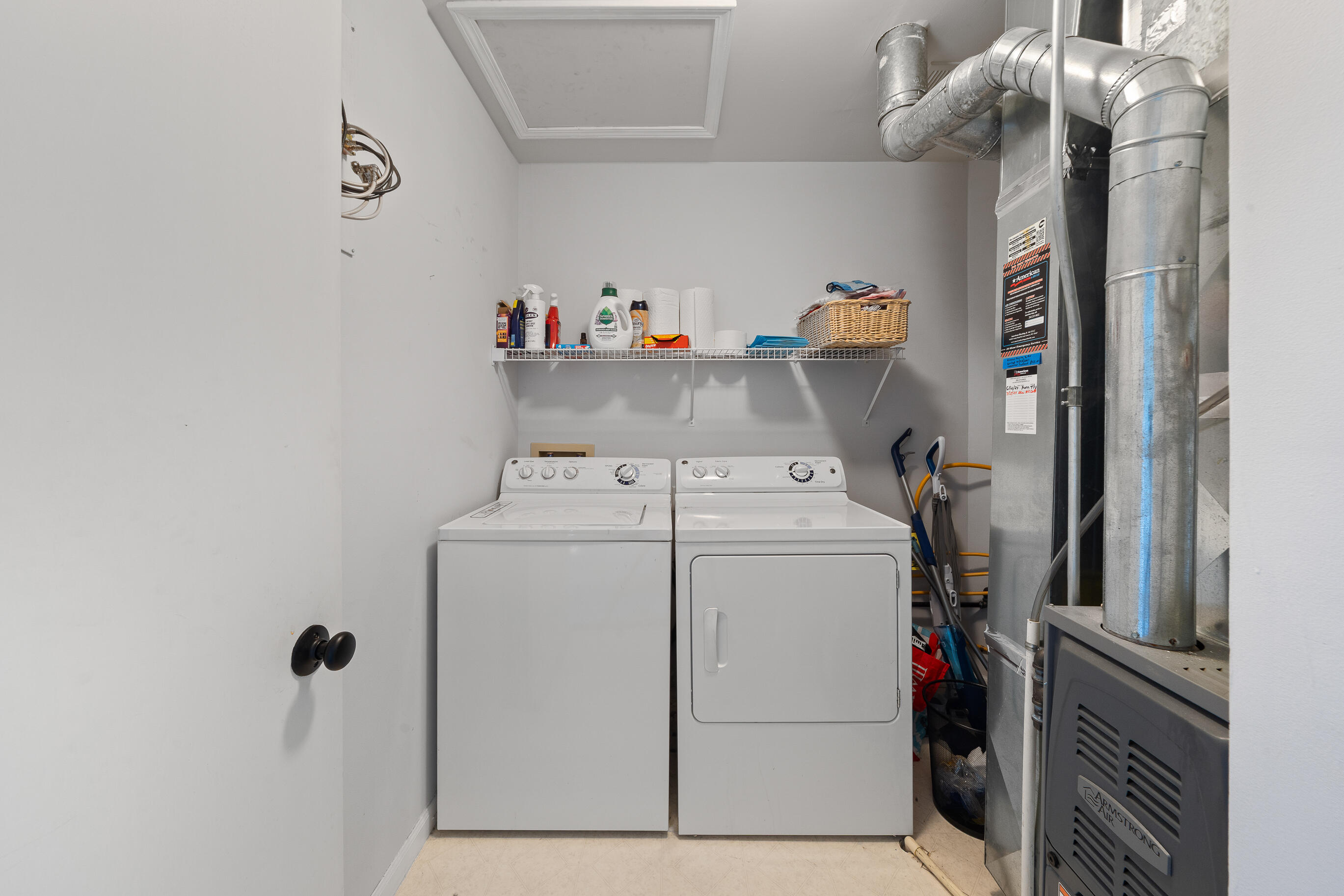 1076 Lakeland Way, 9-55