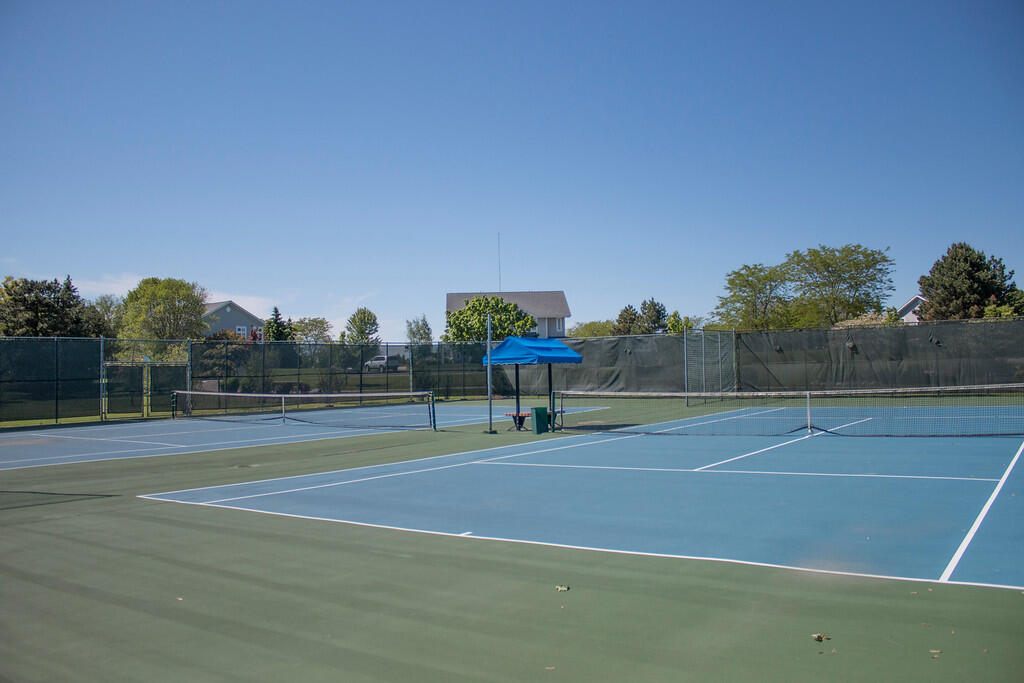 1076 Lakeland Way, 9-55