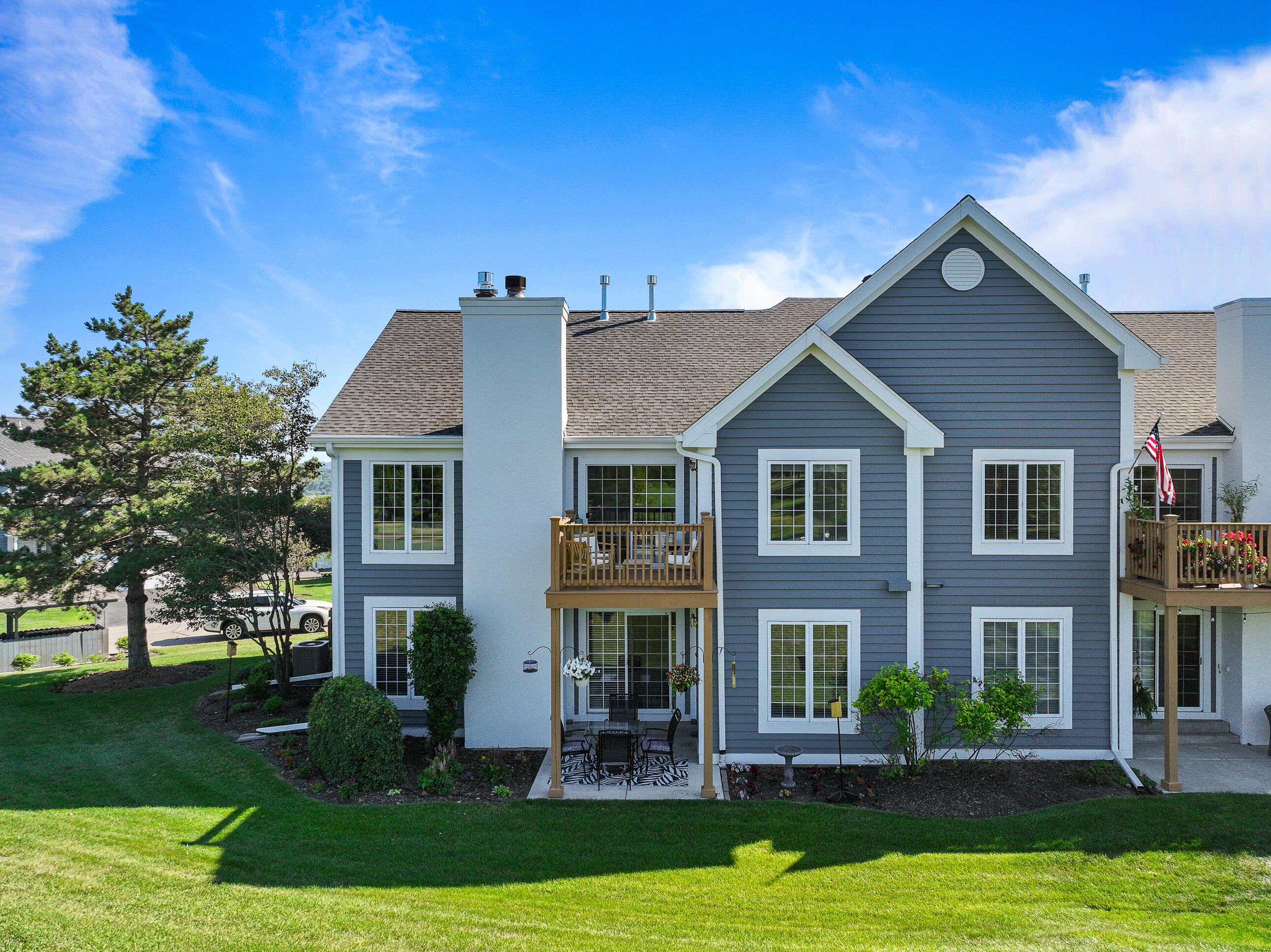 1076 Lakeland Way, 9-55