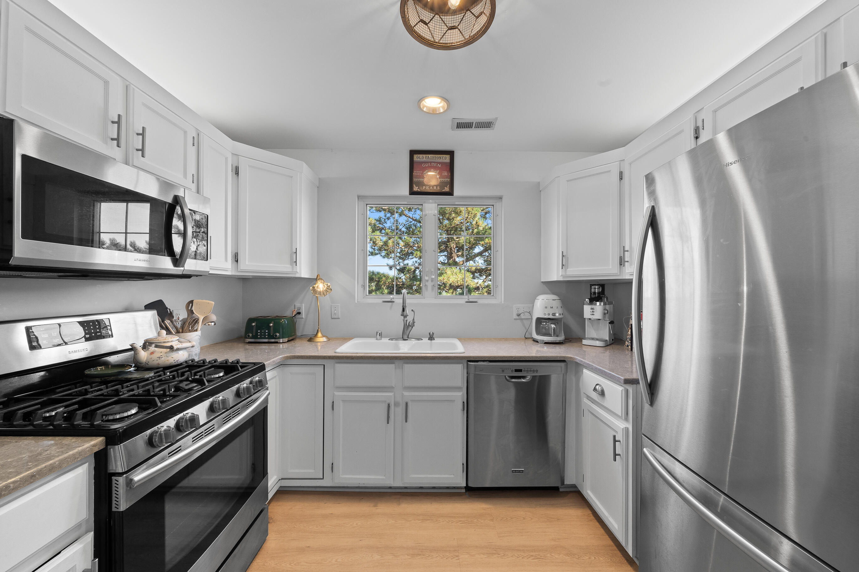 1076 Lakeland Way, 9-55