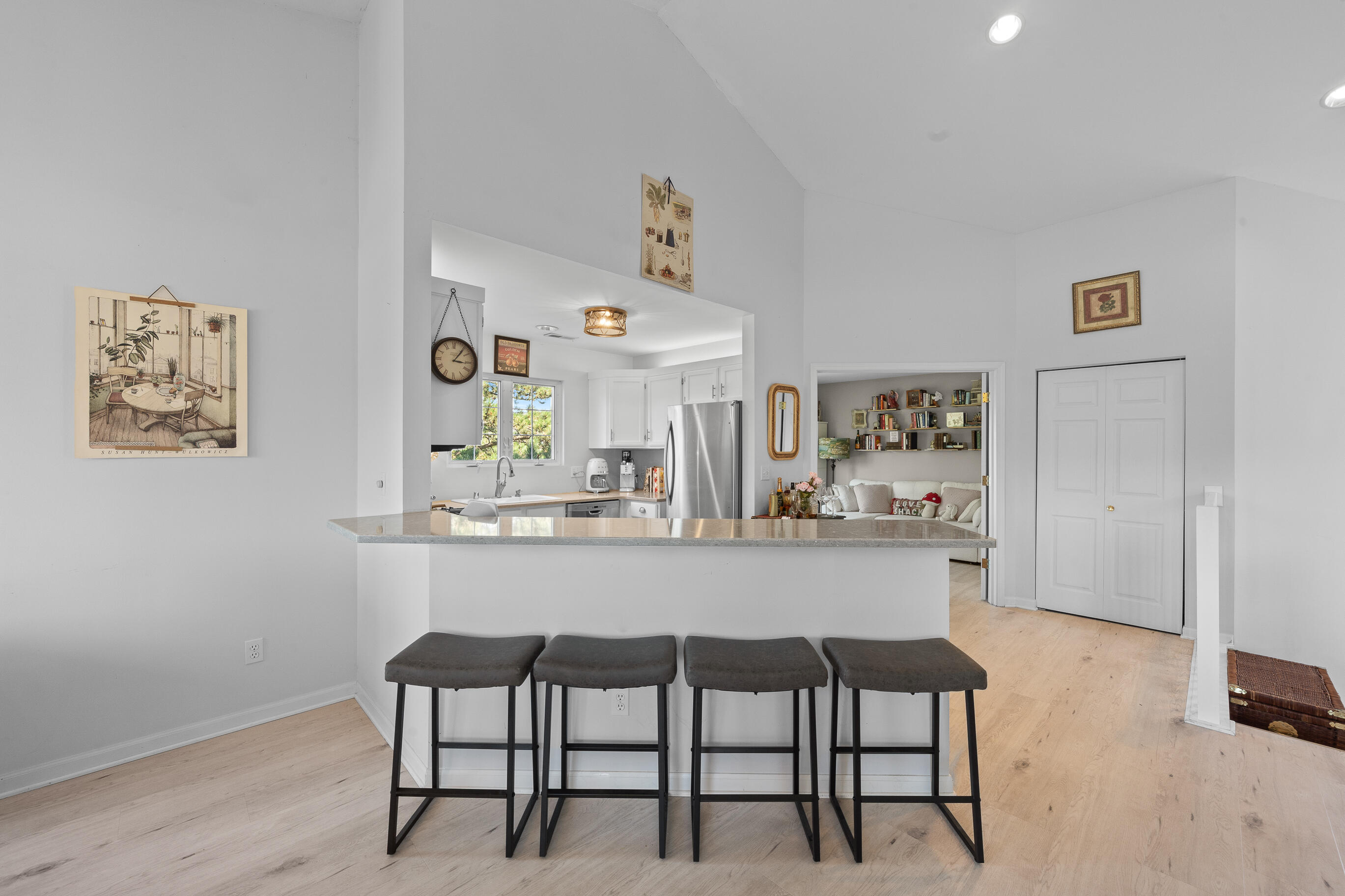 1076 Lakeland Way, 9-55