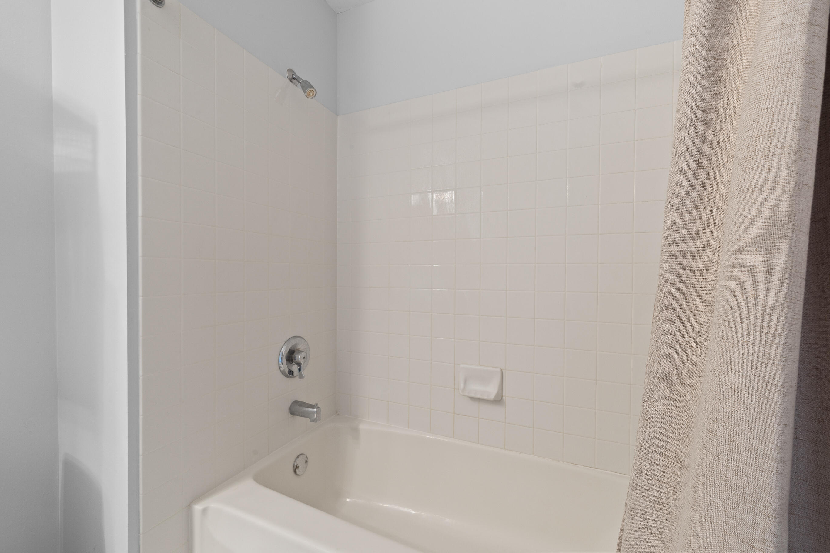 1076 Lakeland Way, 9-55