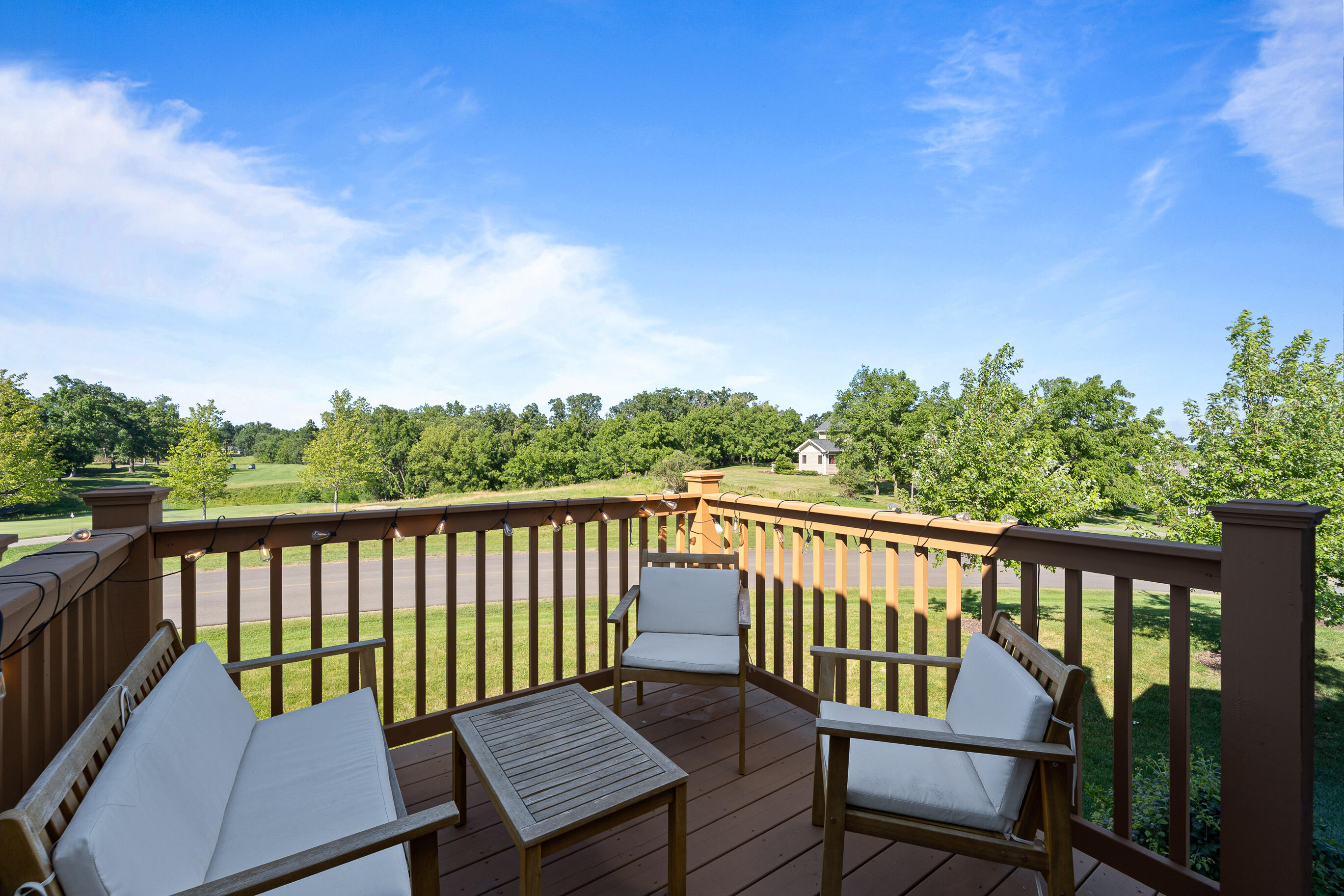1076 Lakeland Way, 9-55