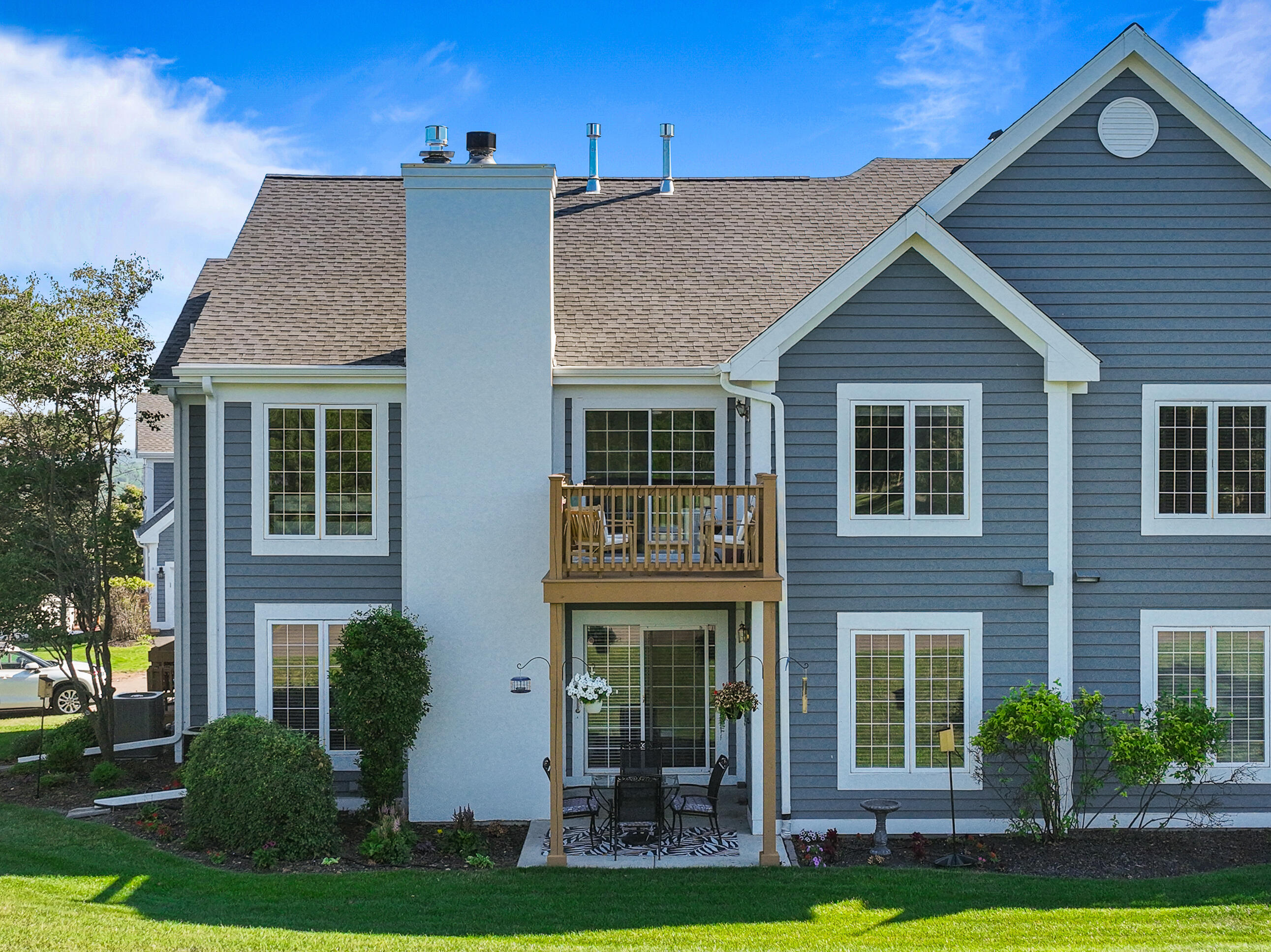 1076 Lakeland Way, 9-55