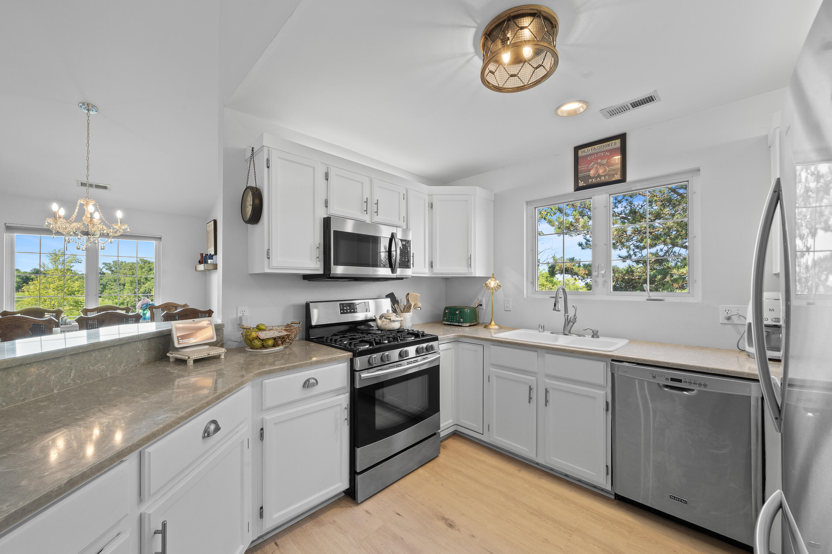 1076 Lakeland Way, 9-55