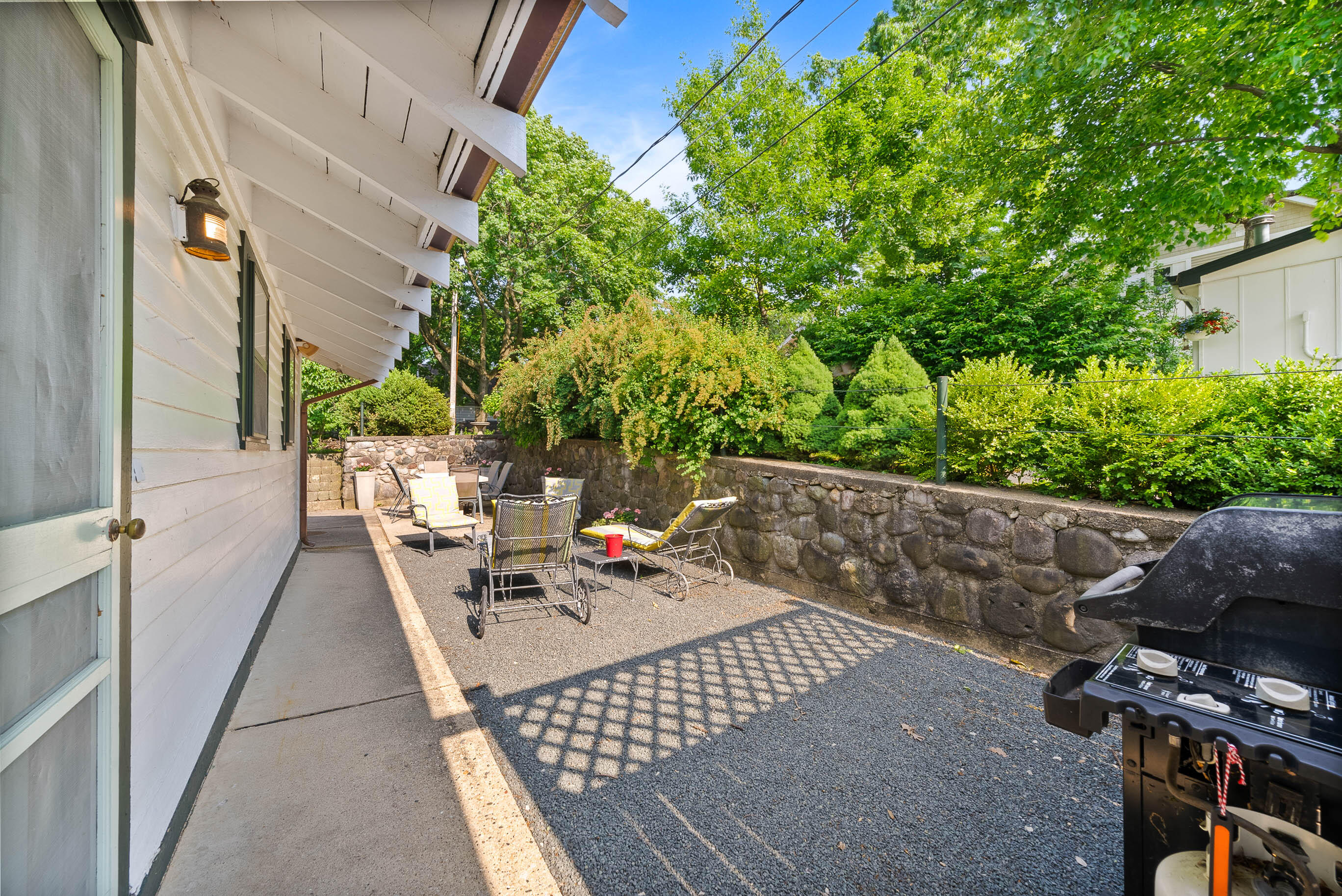 163 N Lakeshore Dr