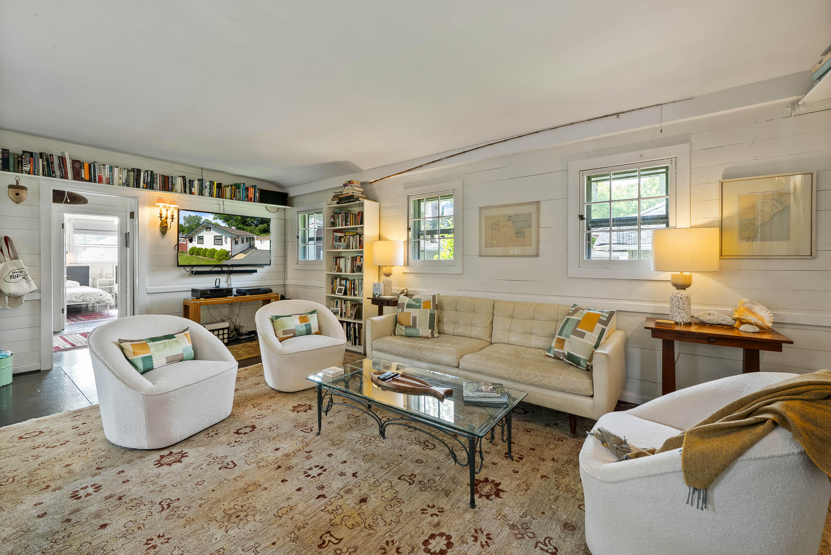 163 N Lakeshore Dr