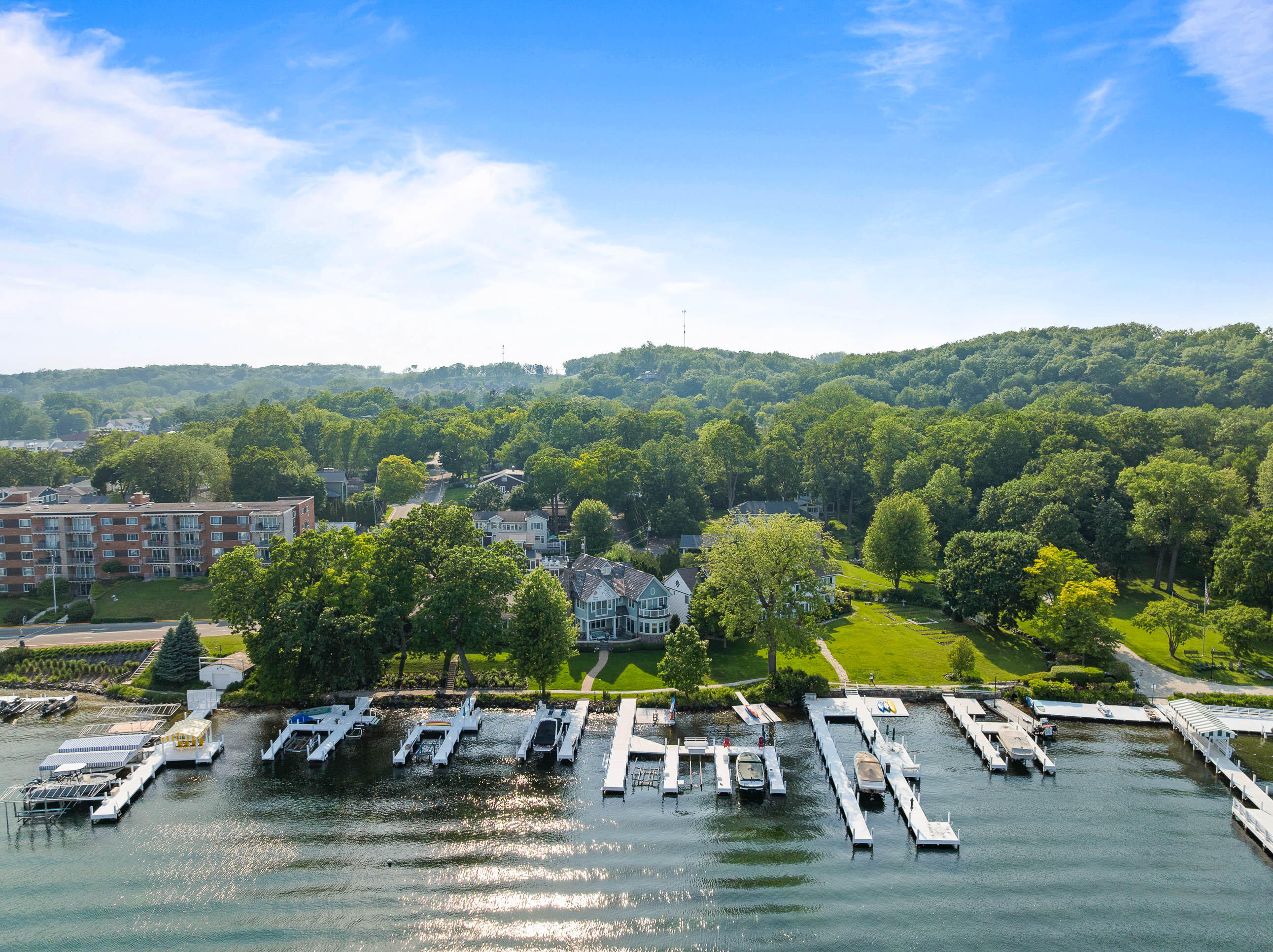 163 N Lakeshore Dr