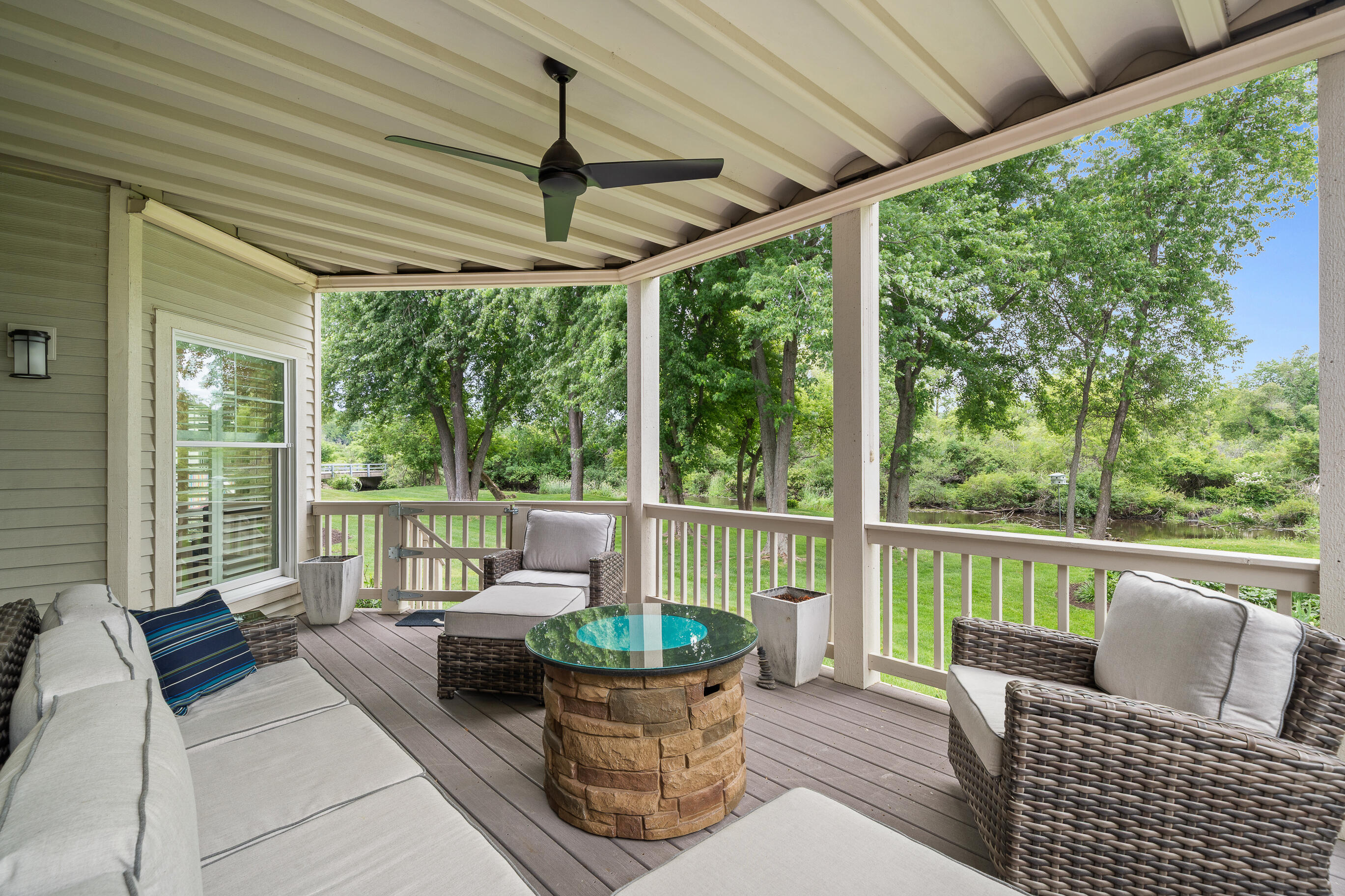 401 Abbey Ridge Ct