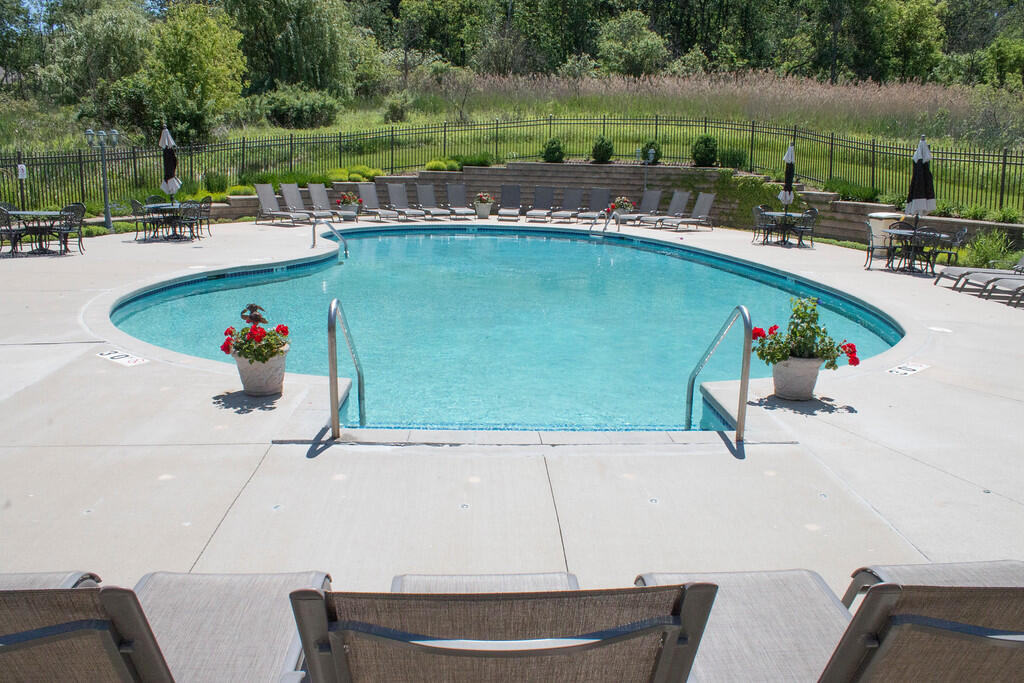 401 Abbey Ridge Ct