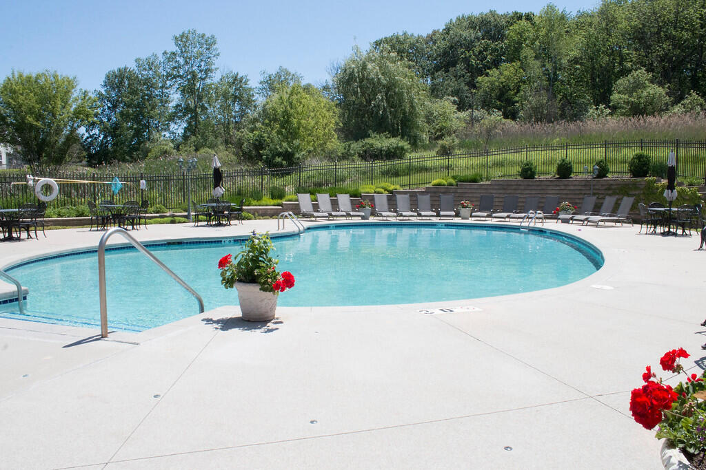 401 Abbey Ridge Ct