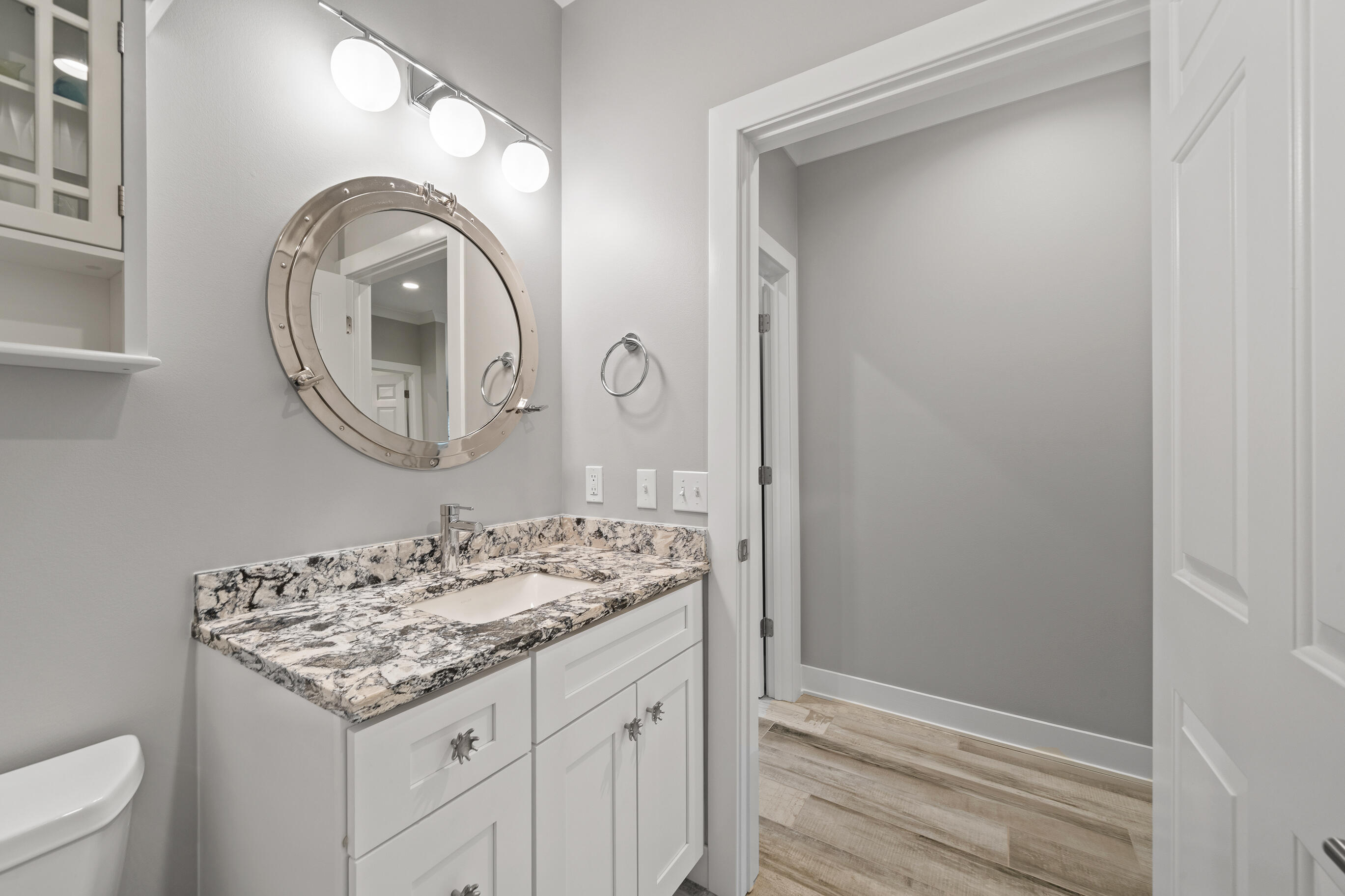 401 Abbey Ridge Ct