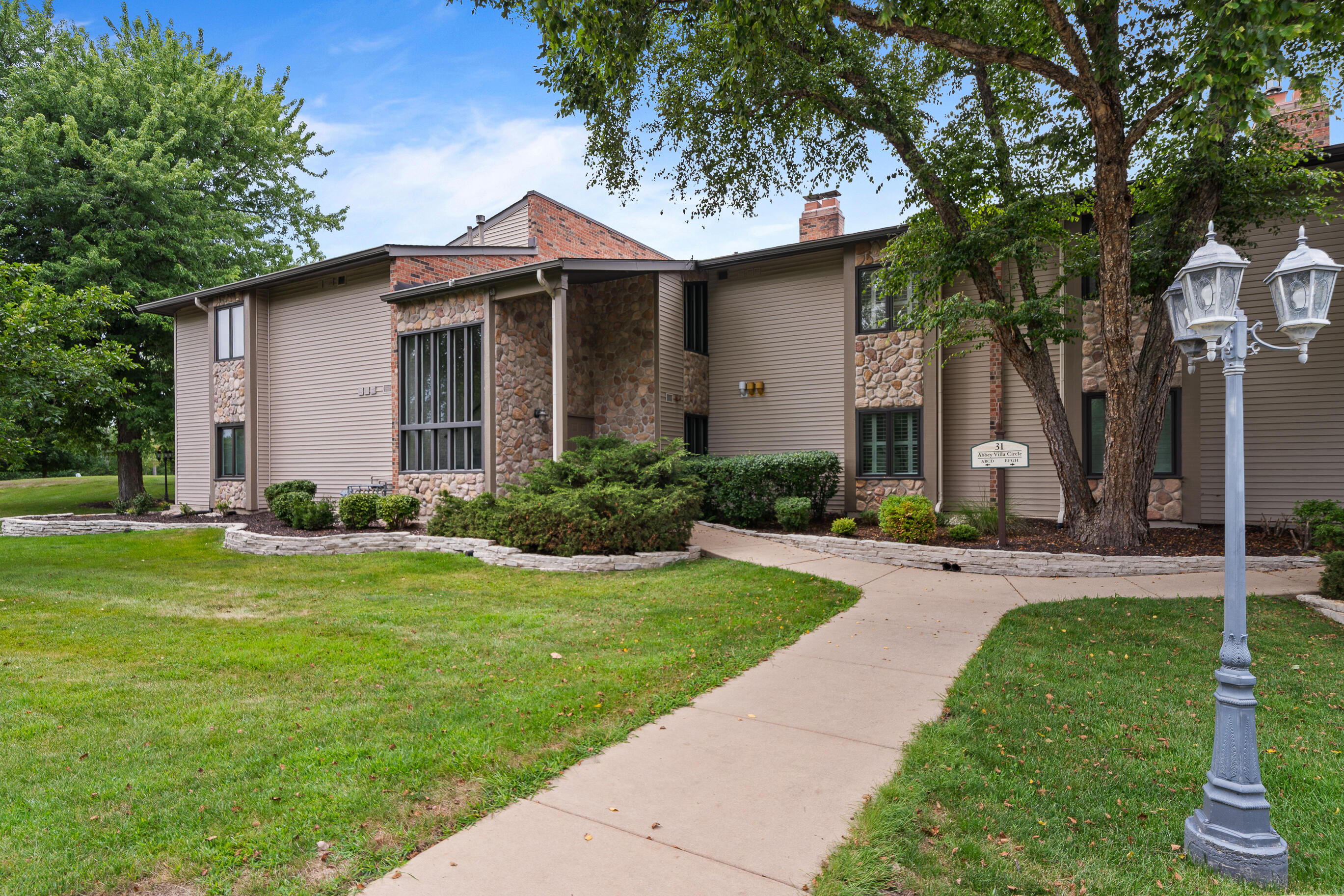 31 Abbey Villa Cir, 31D