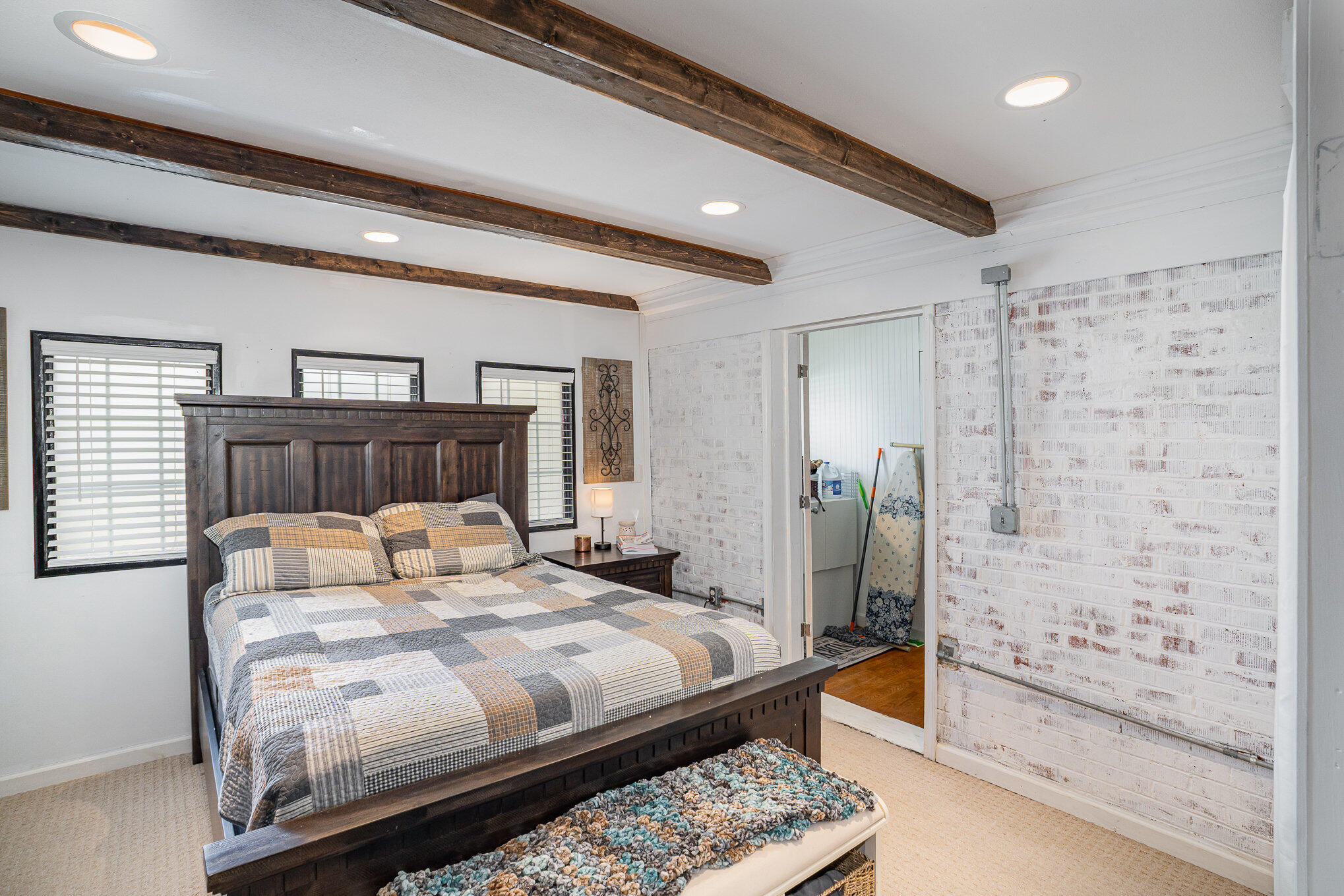205 Pin Oak Drive